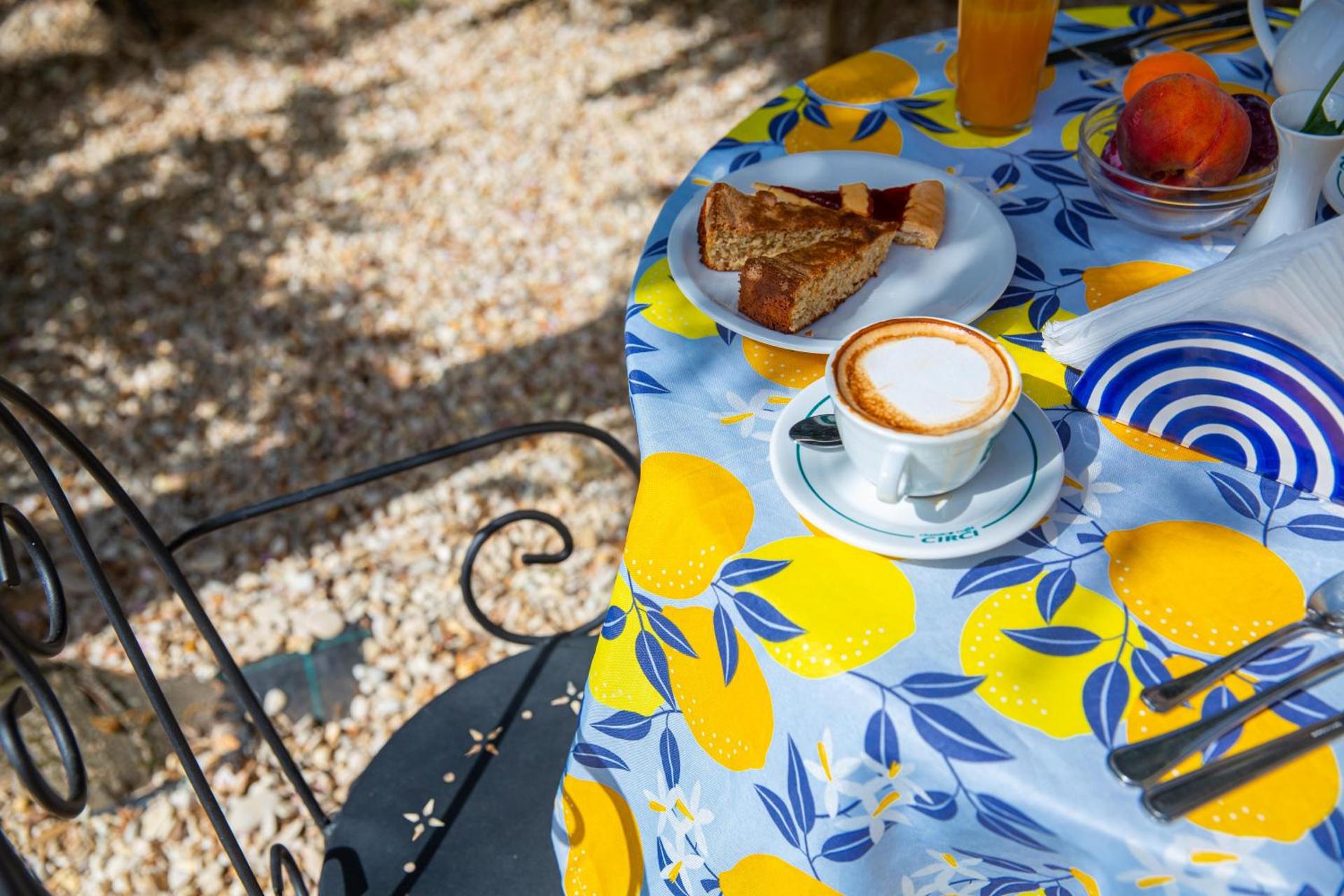 I Lecci Guesthouse - Photo 232