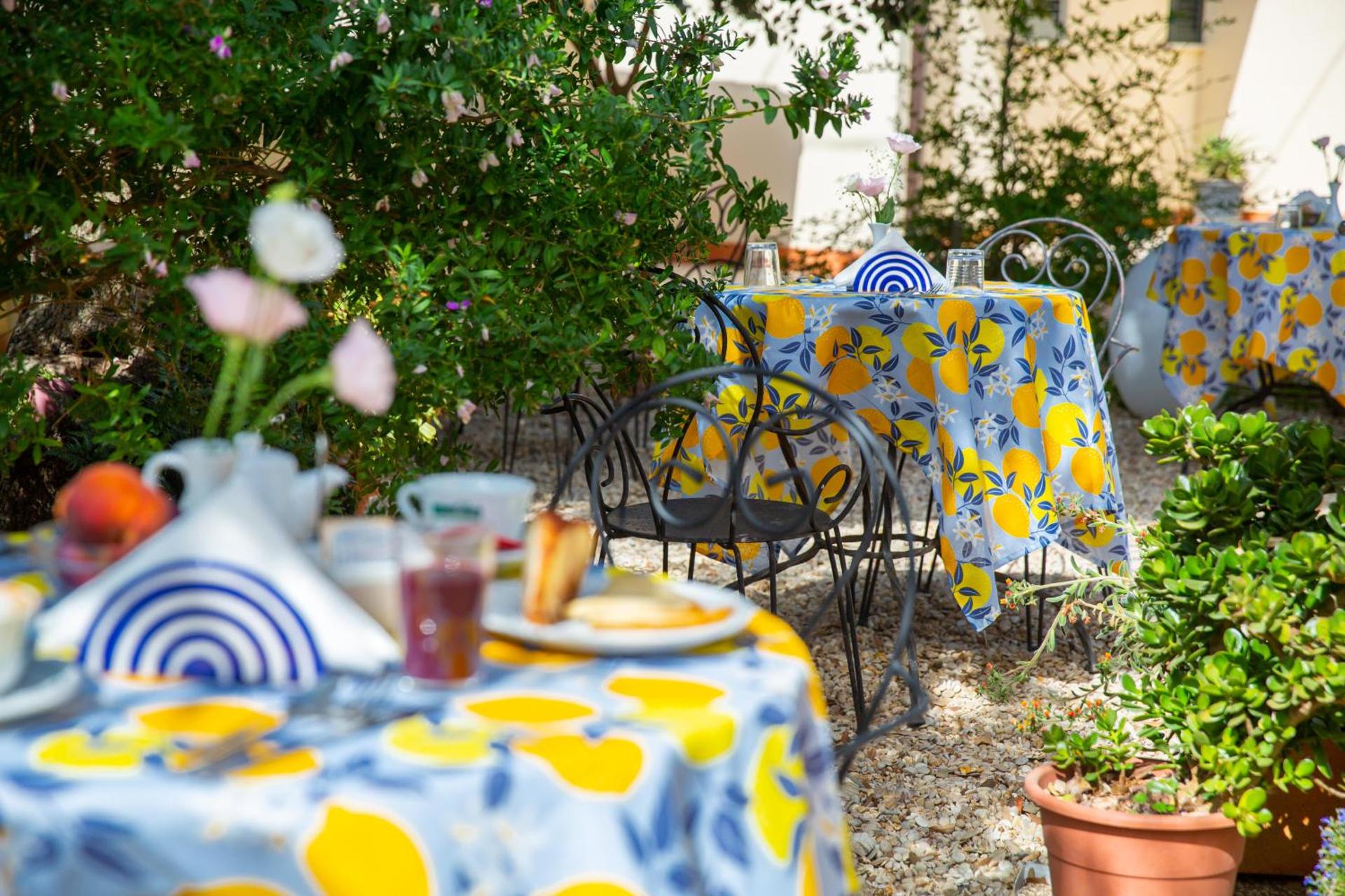 I Lecci Guesthouse - Photo 227