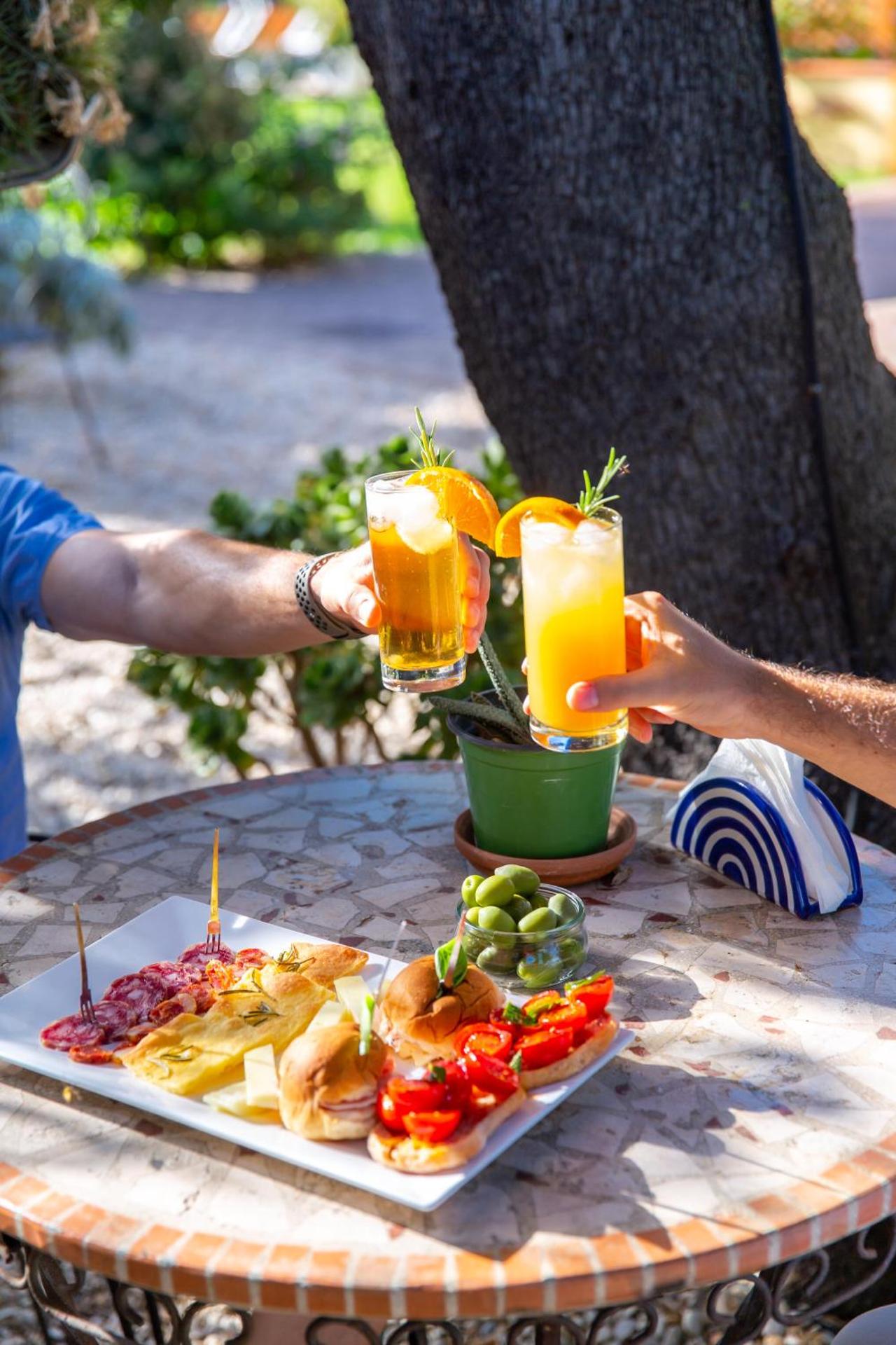 I Lecci Guesthouse - Photo 234