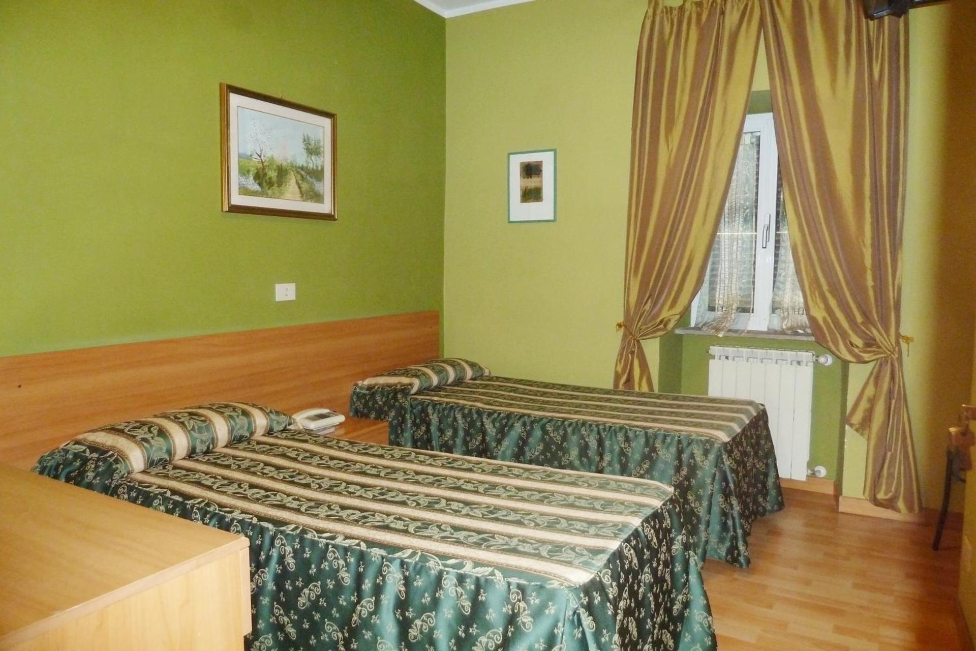 Hotel Sutrium - Photo 25
