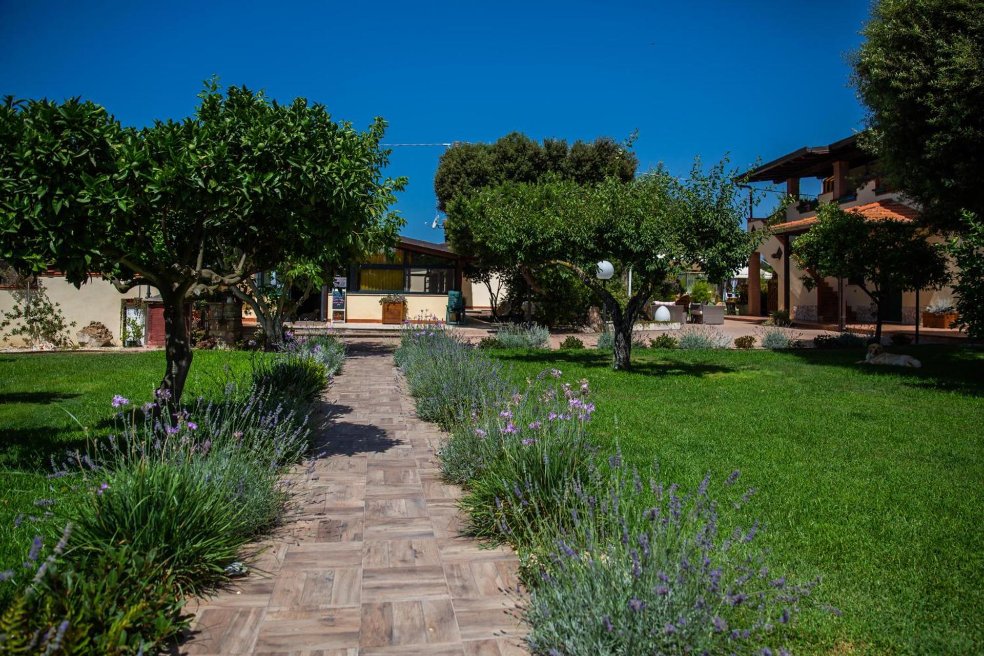 I Lecci Guesthouse - Photo 263