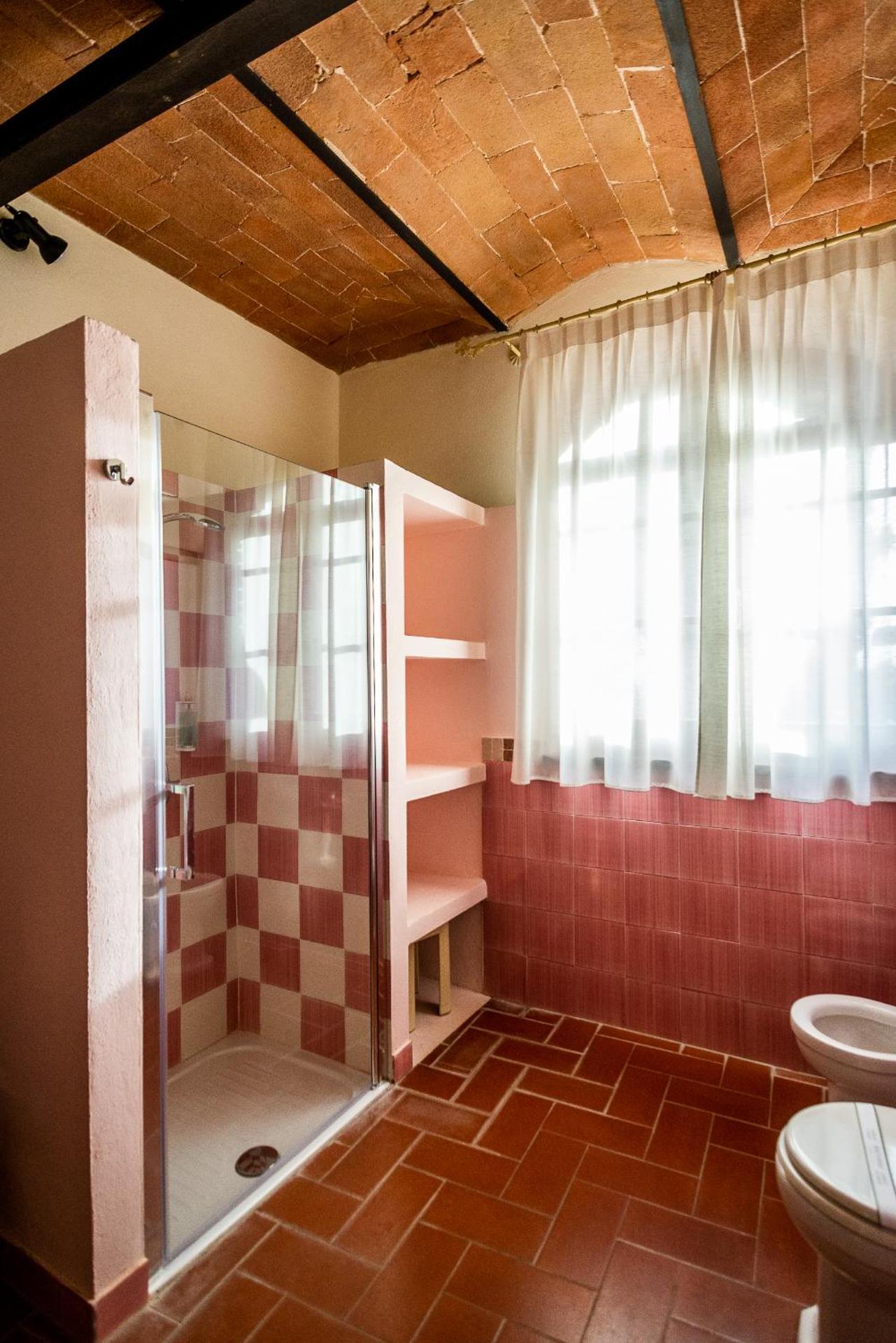 One-Bedroom Apartment - Photo 3