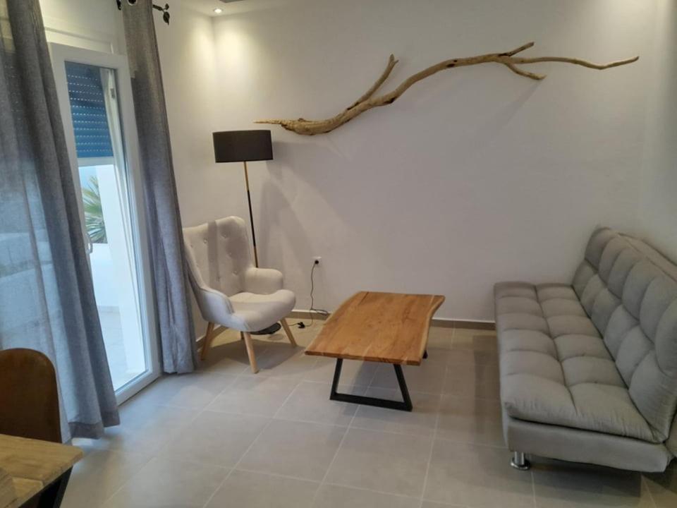 Glaronisia Hotel - Photo 61