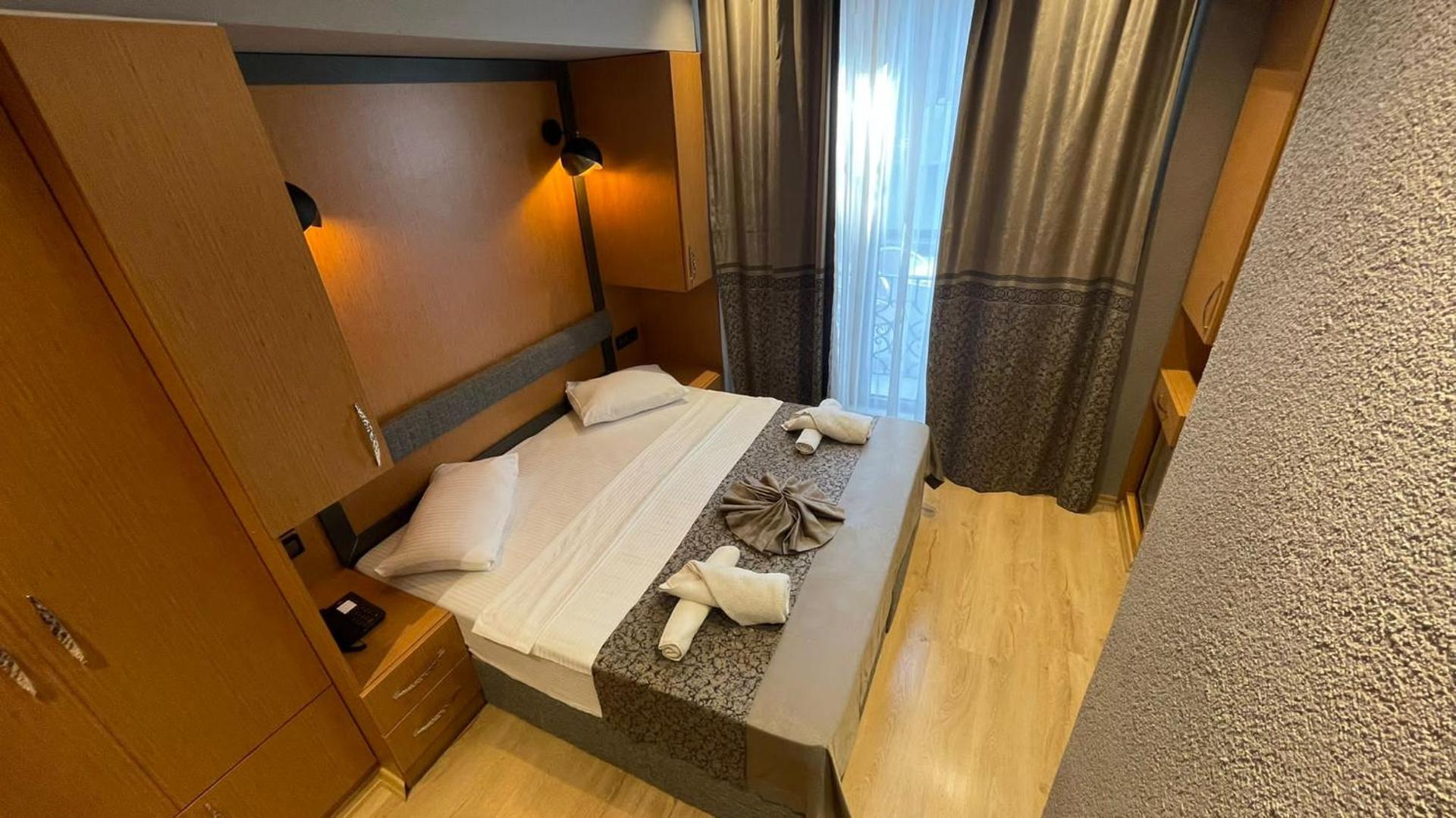 Grand Ambiance Hotel - Photo 15