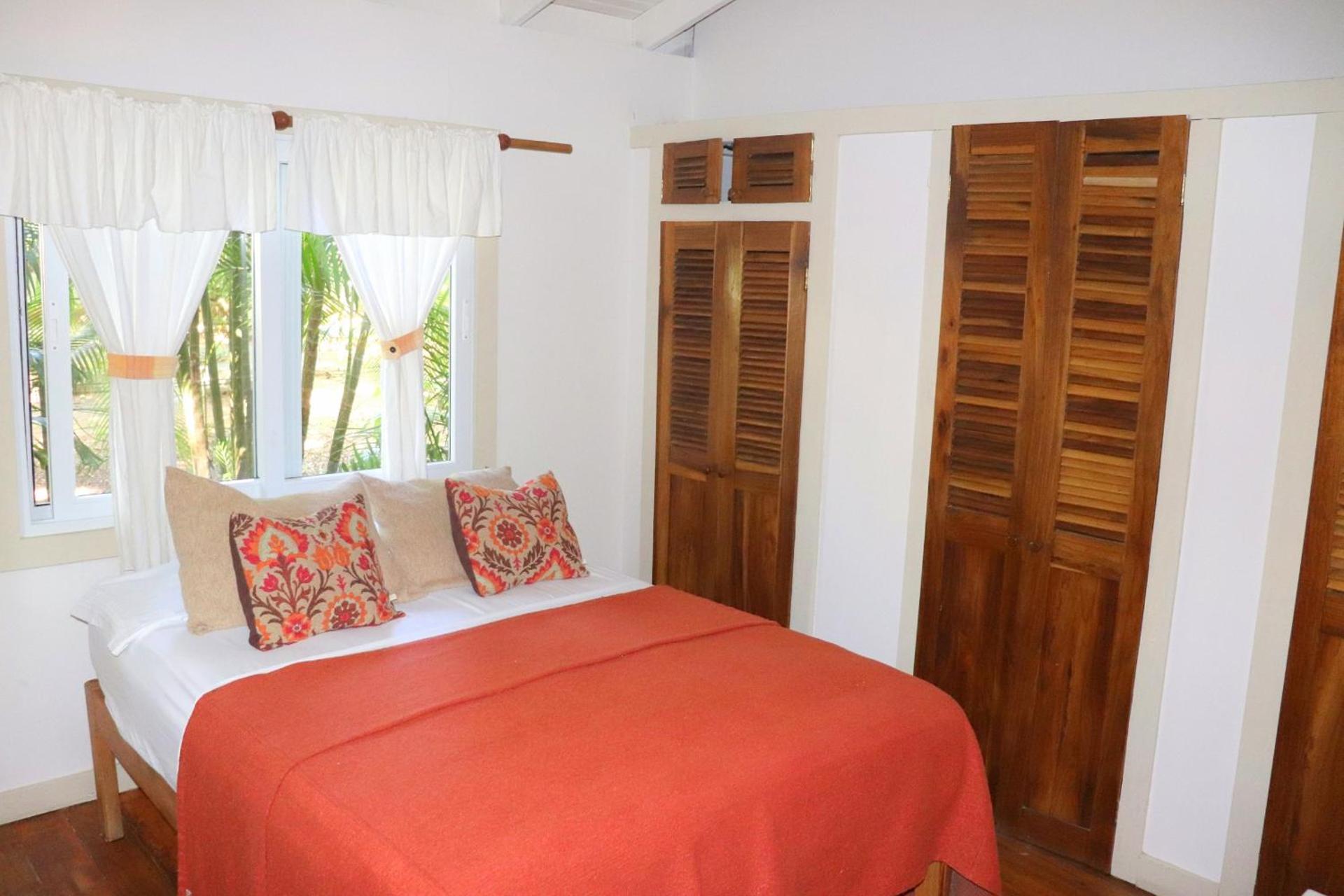 Posada Arco Iris, West End - Photo 40