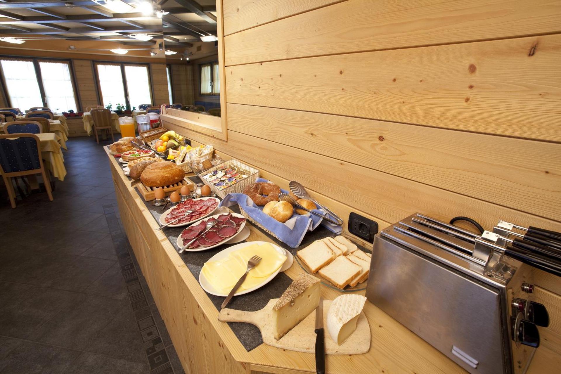 Hotel Marzia - Photo 9