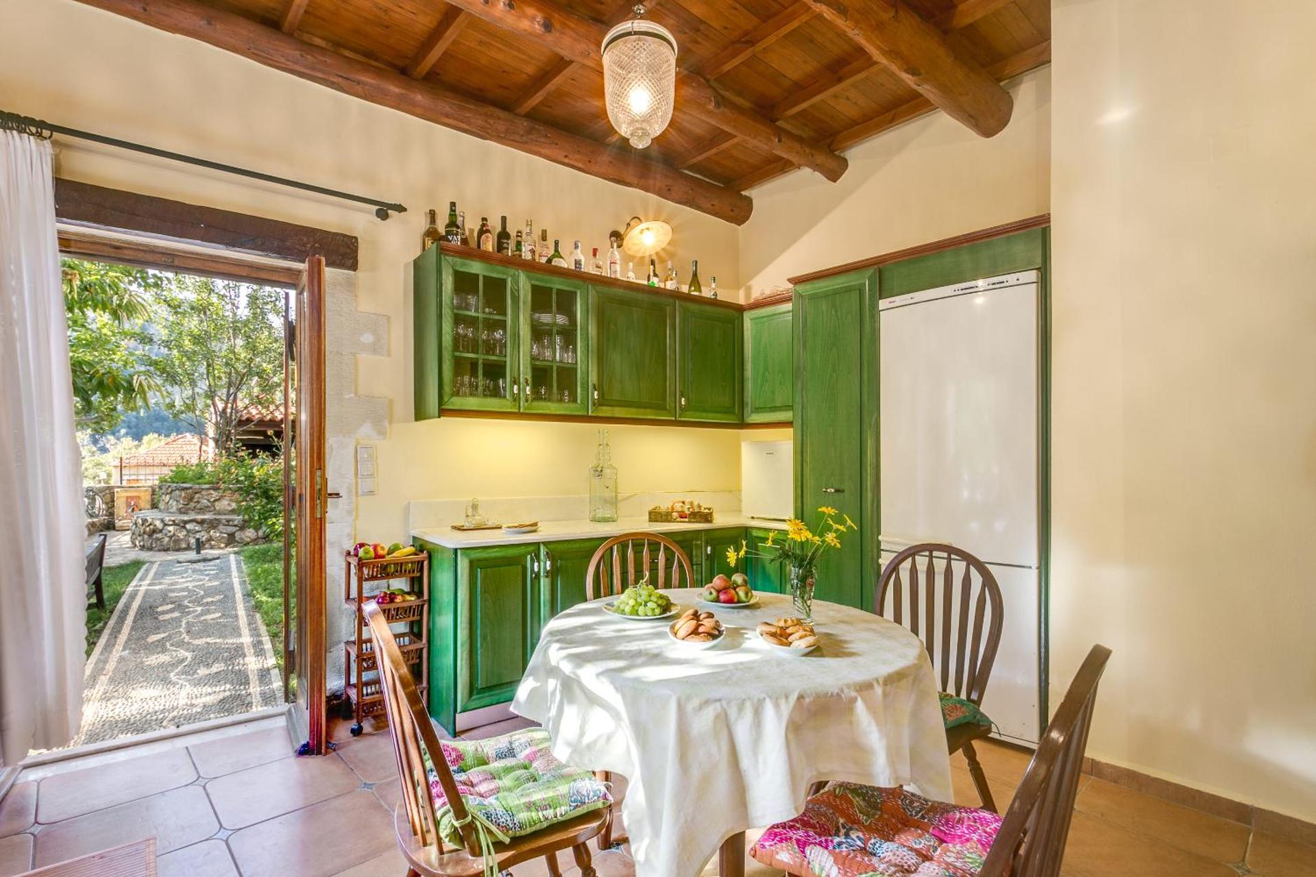 Ifigenia Lux MAISONETTE in oldtown and Villas in theriso vilage 14 km outside of chania - Photo 10