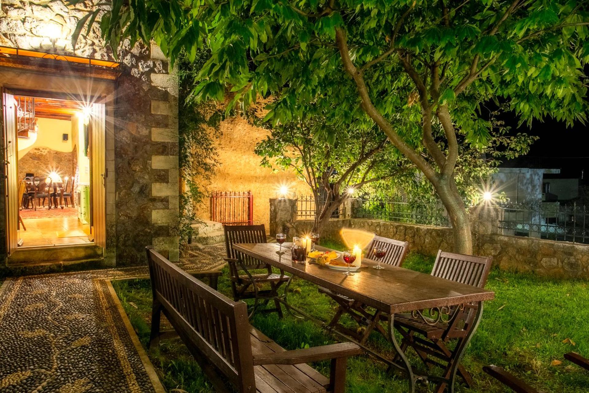 Ifigenia Lux MAISONETTE in oldtown and Villas in theriso vilage 14 km outside of chania - Photo 12