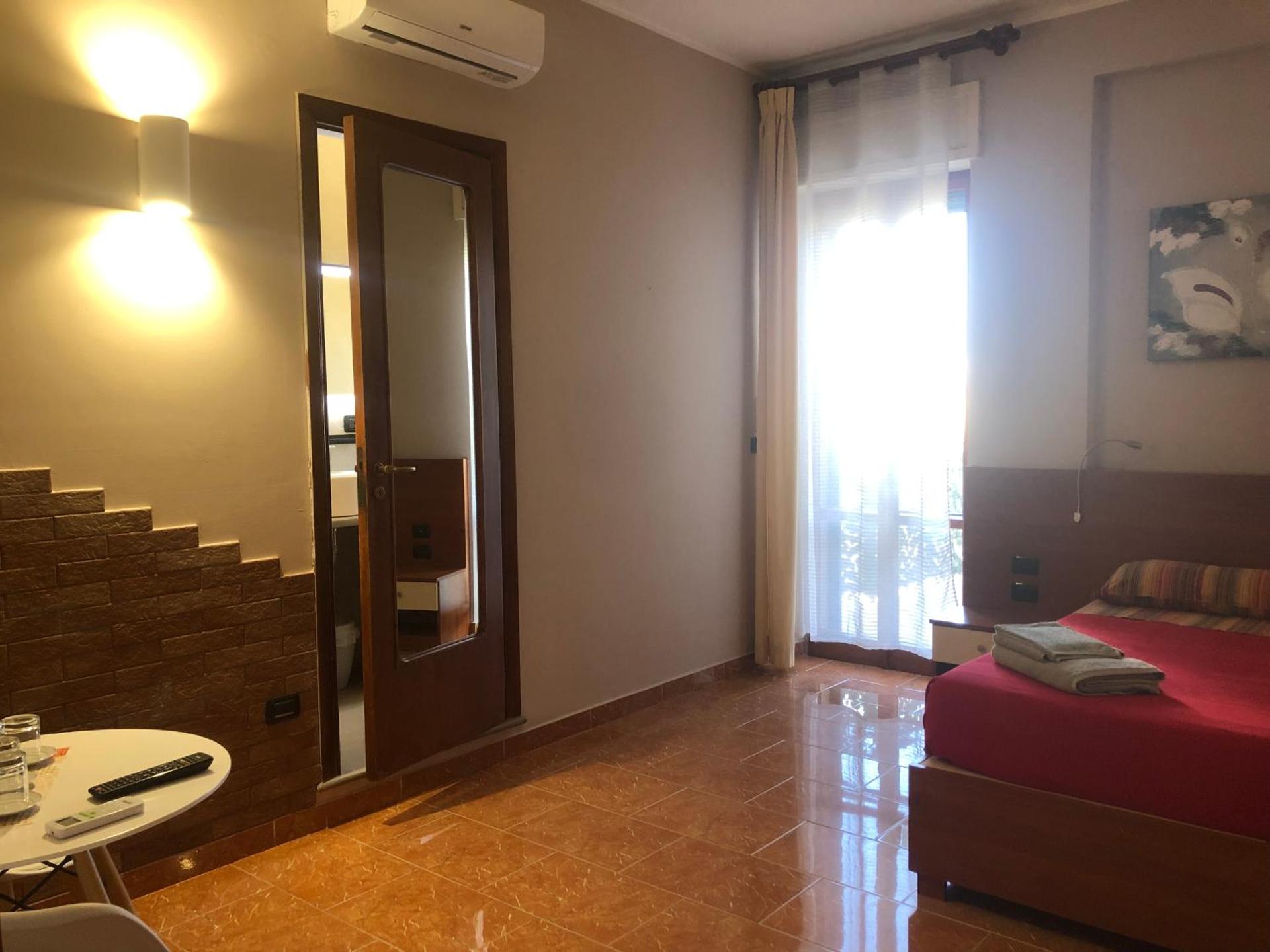 Aurora Rooms - Photo 9