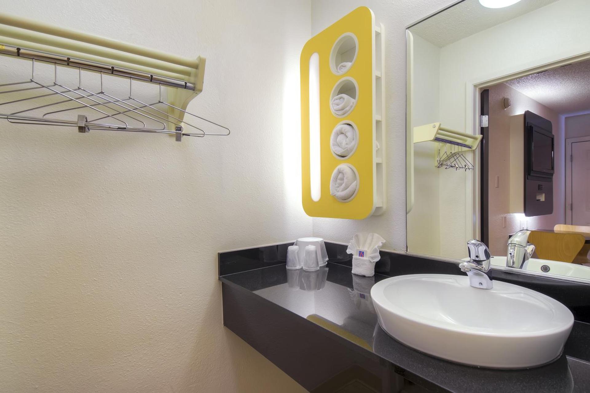 Studio 6 Suites Las Vegas, NV - Tropicana - Photo 48