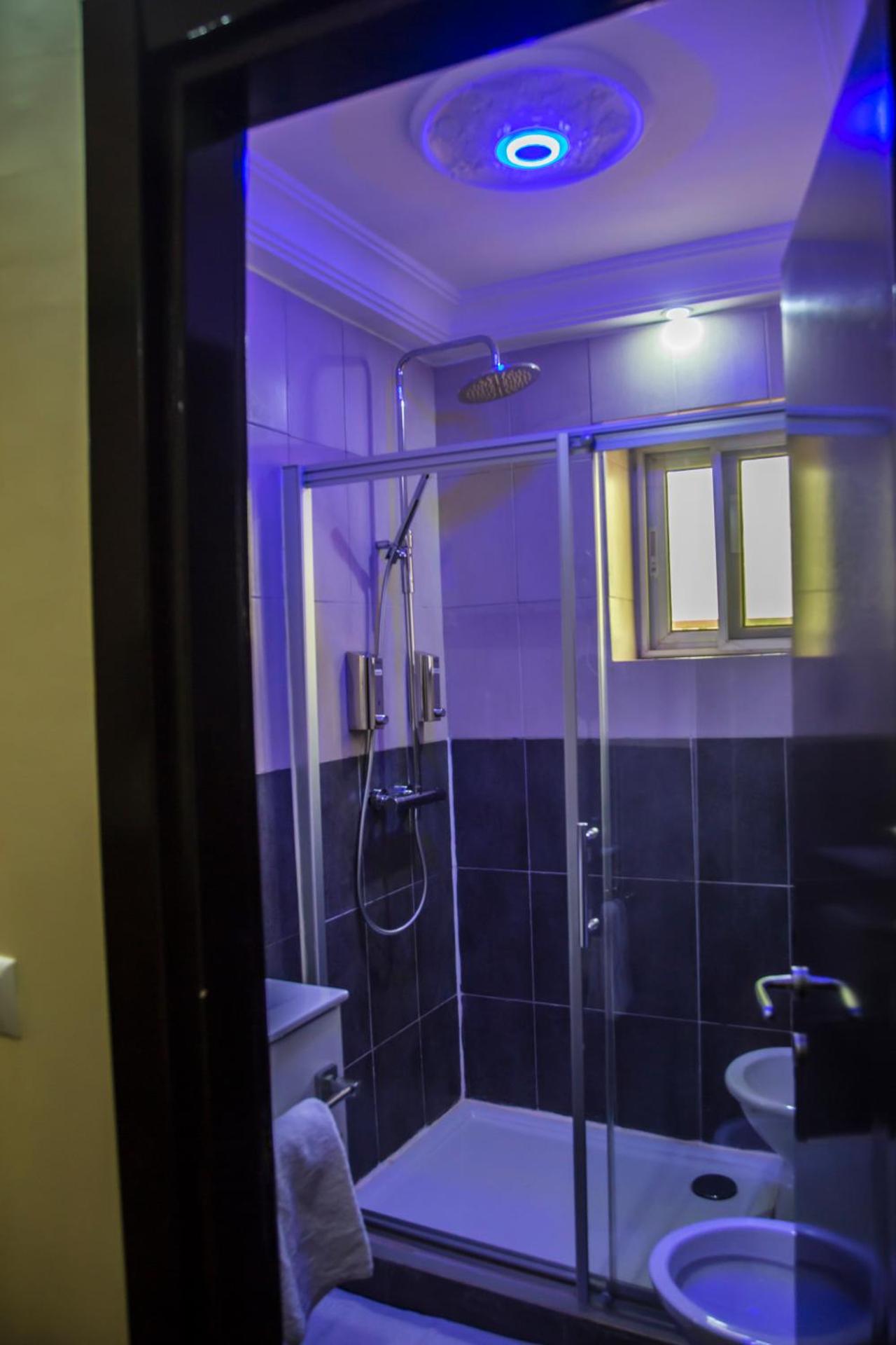 Hotel Univers 3 Aeroport Luxe - Photo 21
