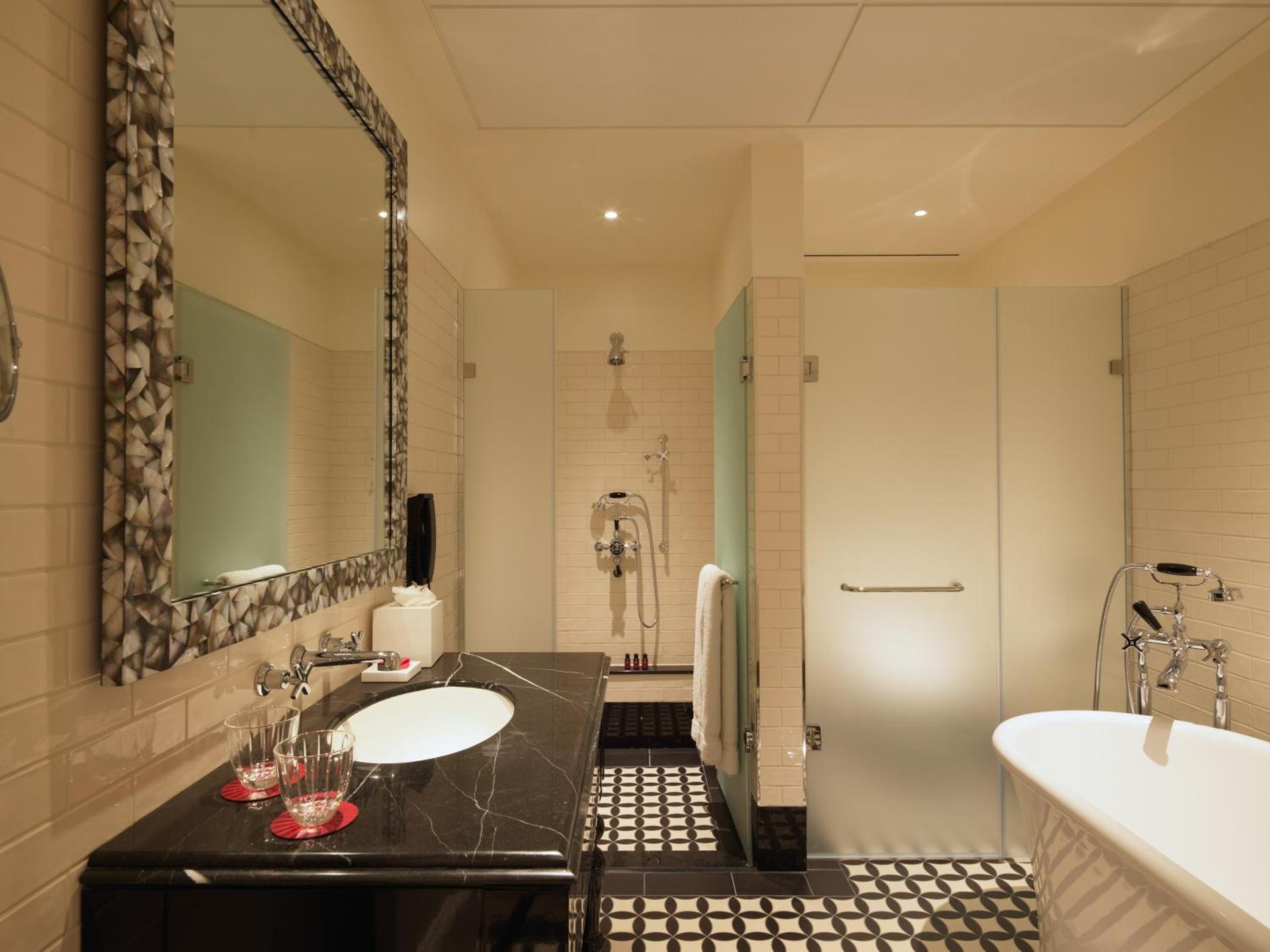 The LaLit London - Photo 71