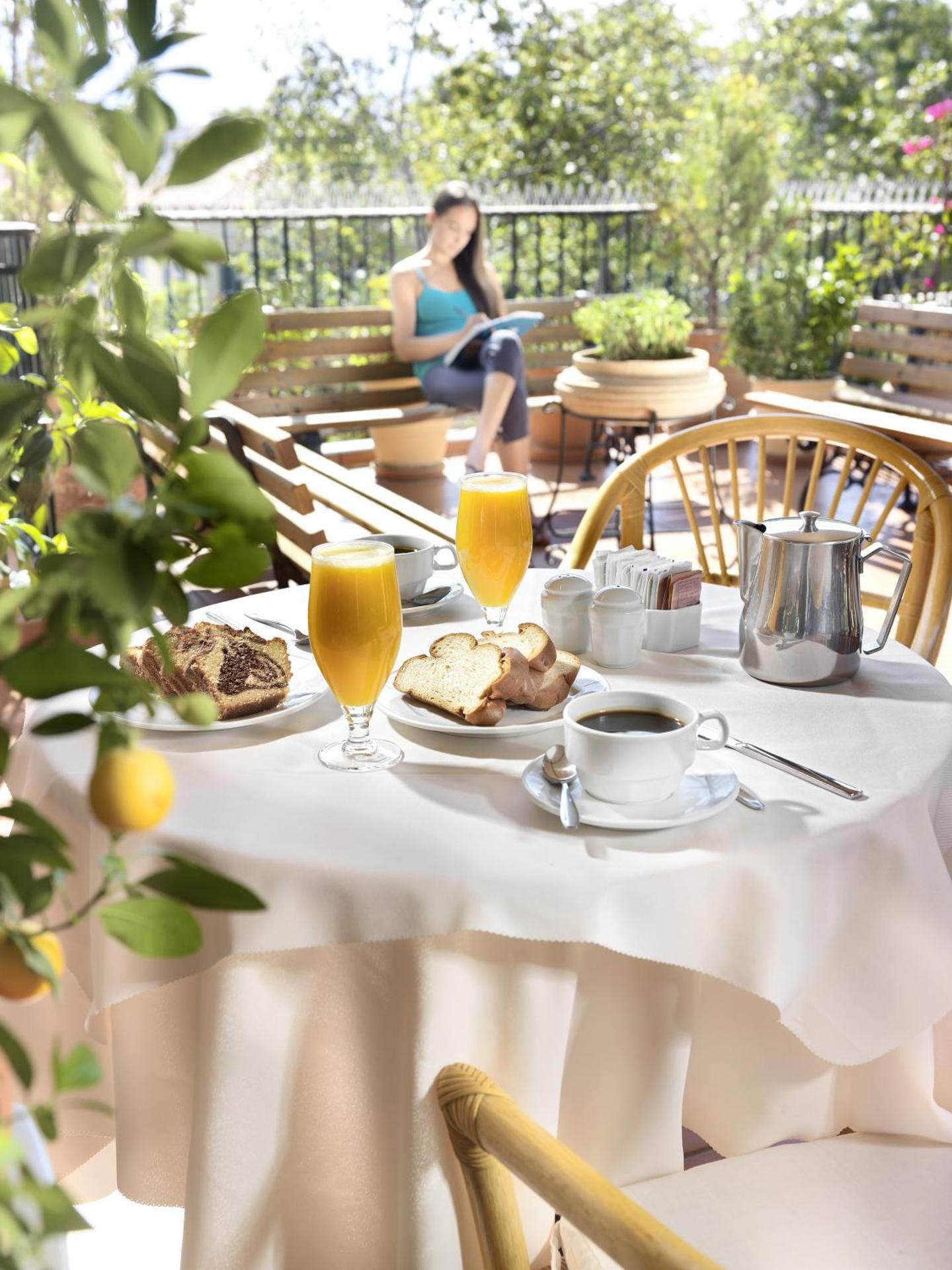 Adrian Hotel - Photo 25