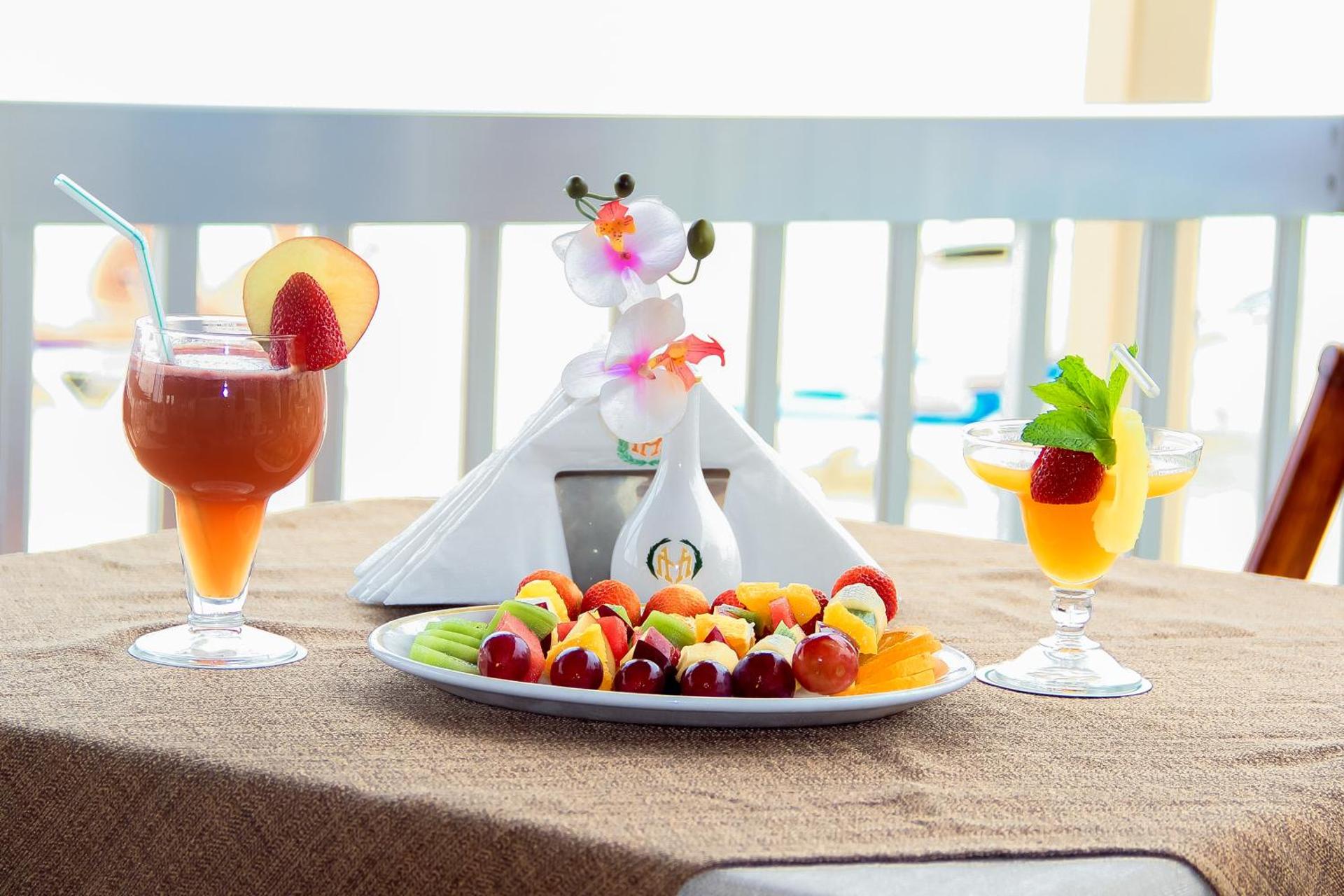 Sharjah Carlton Hotel - Photo 42