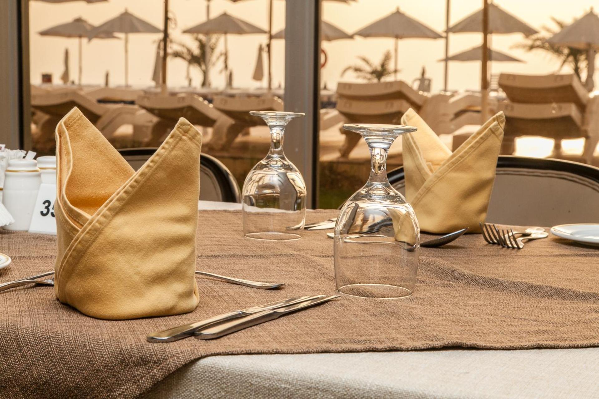 Sharjah Carlton Hotel - Photo 71