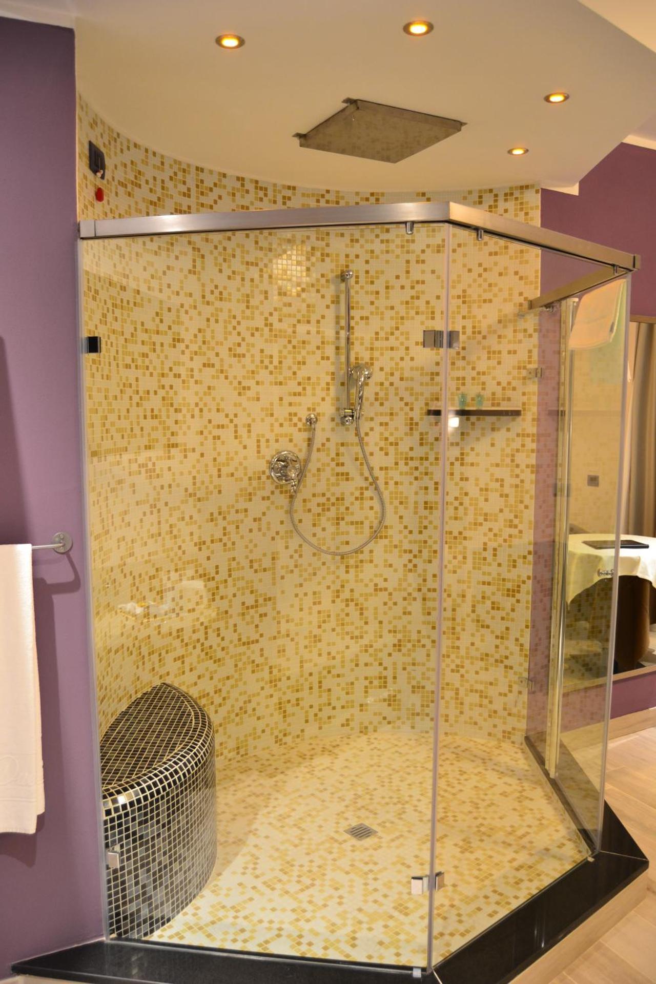 Hotel Motel 2 - Photo 81