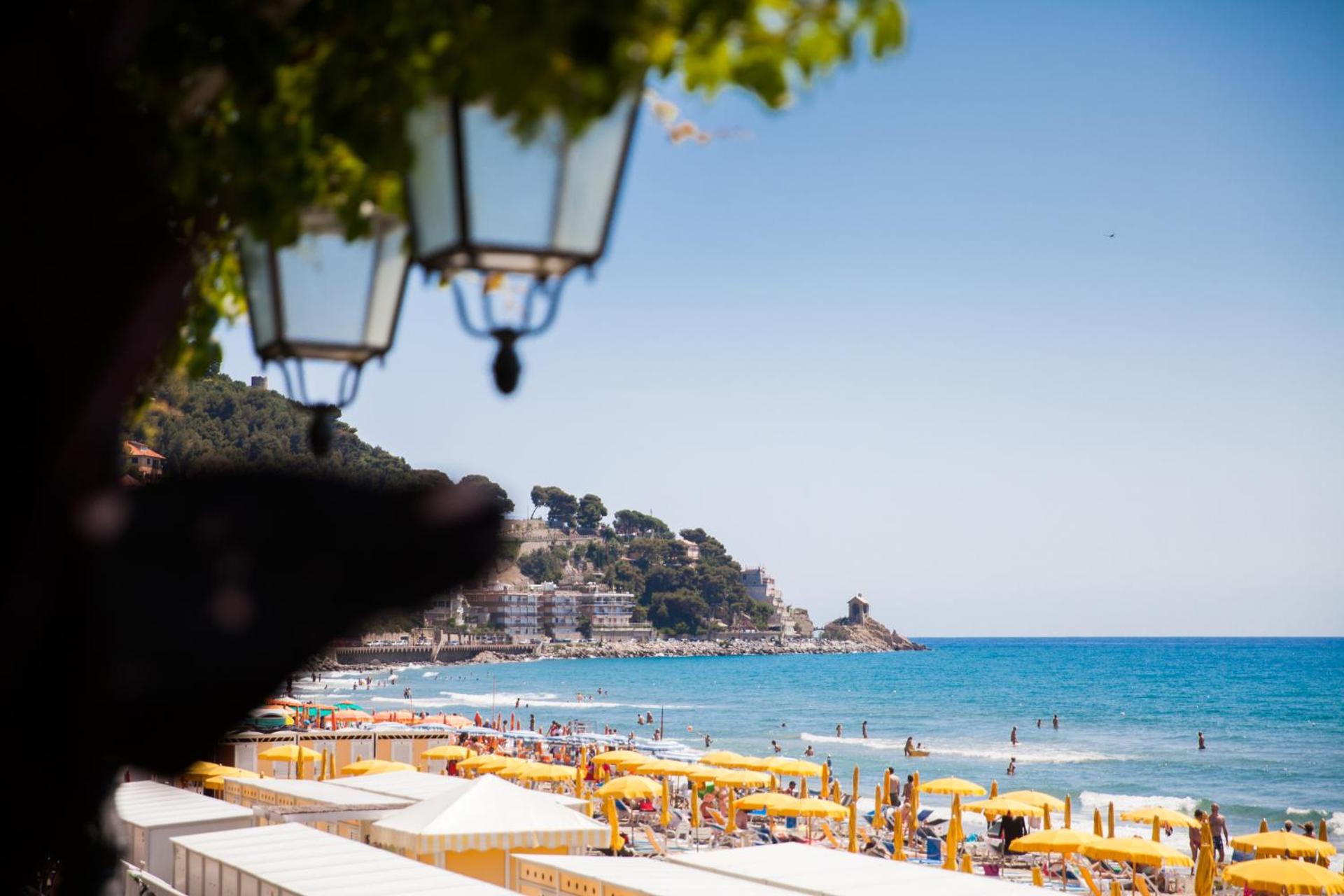 Hotel Beau Sejour - Photo 38