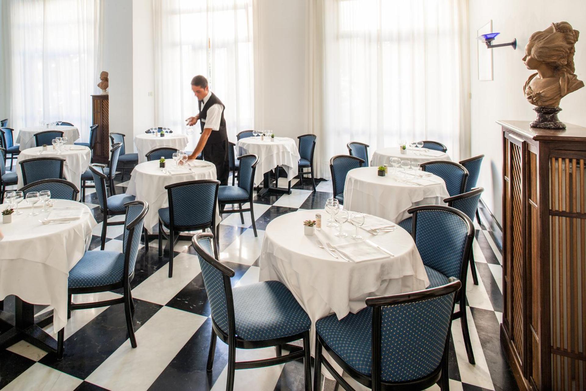 Hotel Beau Sejour - Photo 3