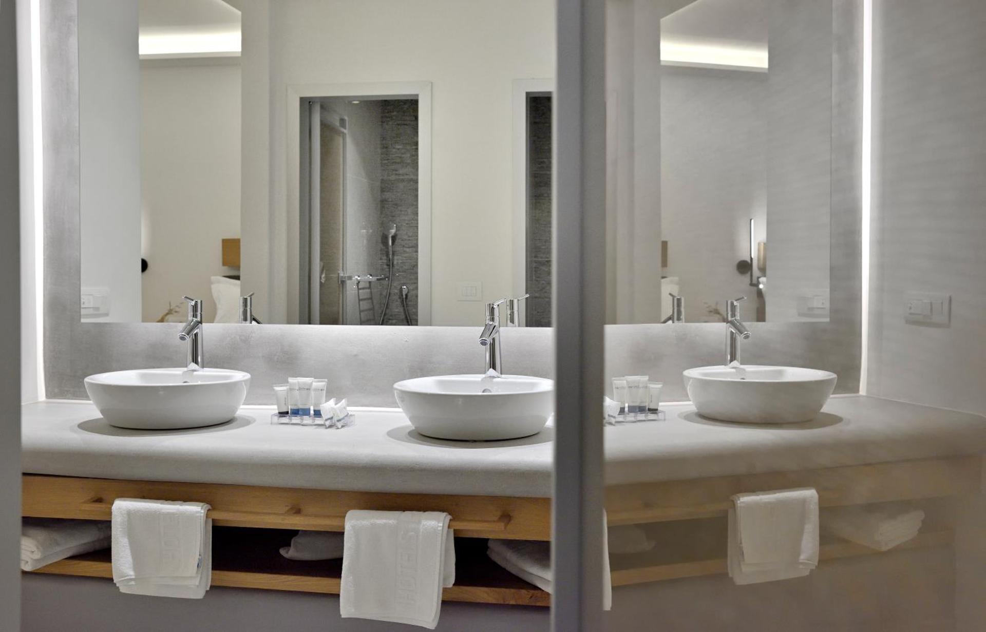 Petinos Hotel - Photo 10