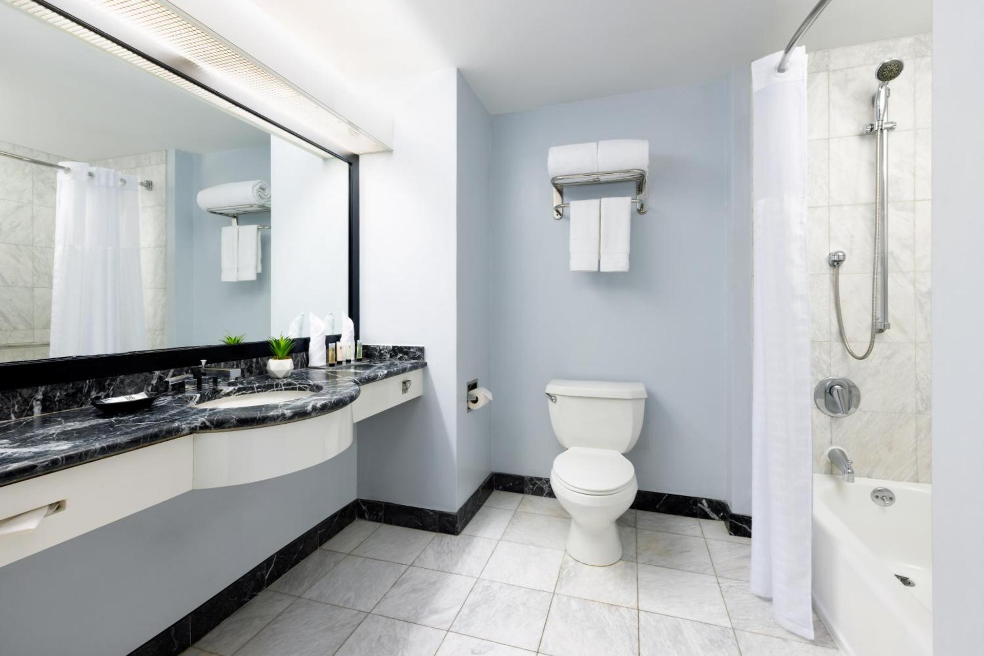 Millennium Hotel Broadway Times Square - Photo 16