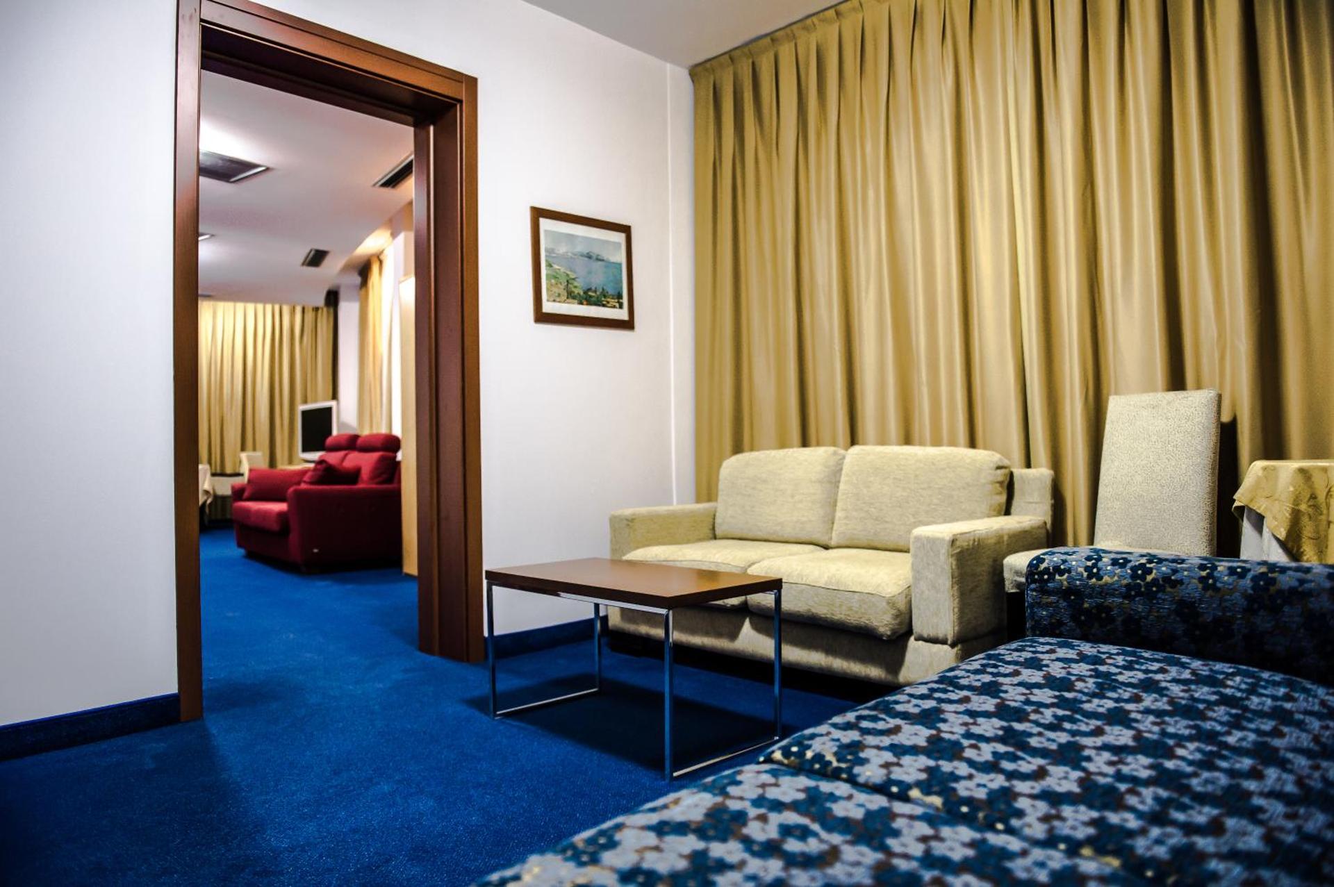 Hotel Airport Tirana - Photo 68