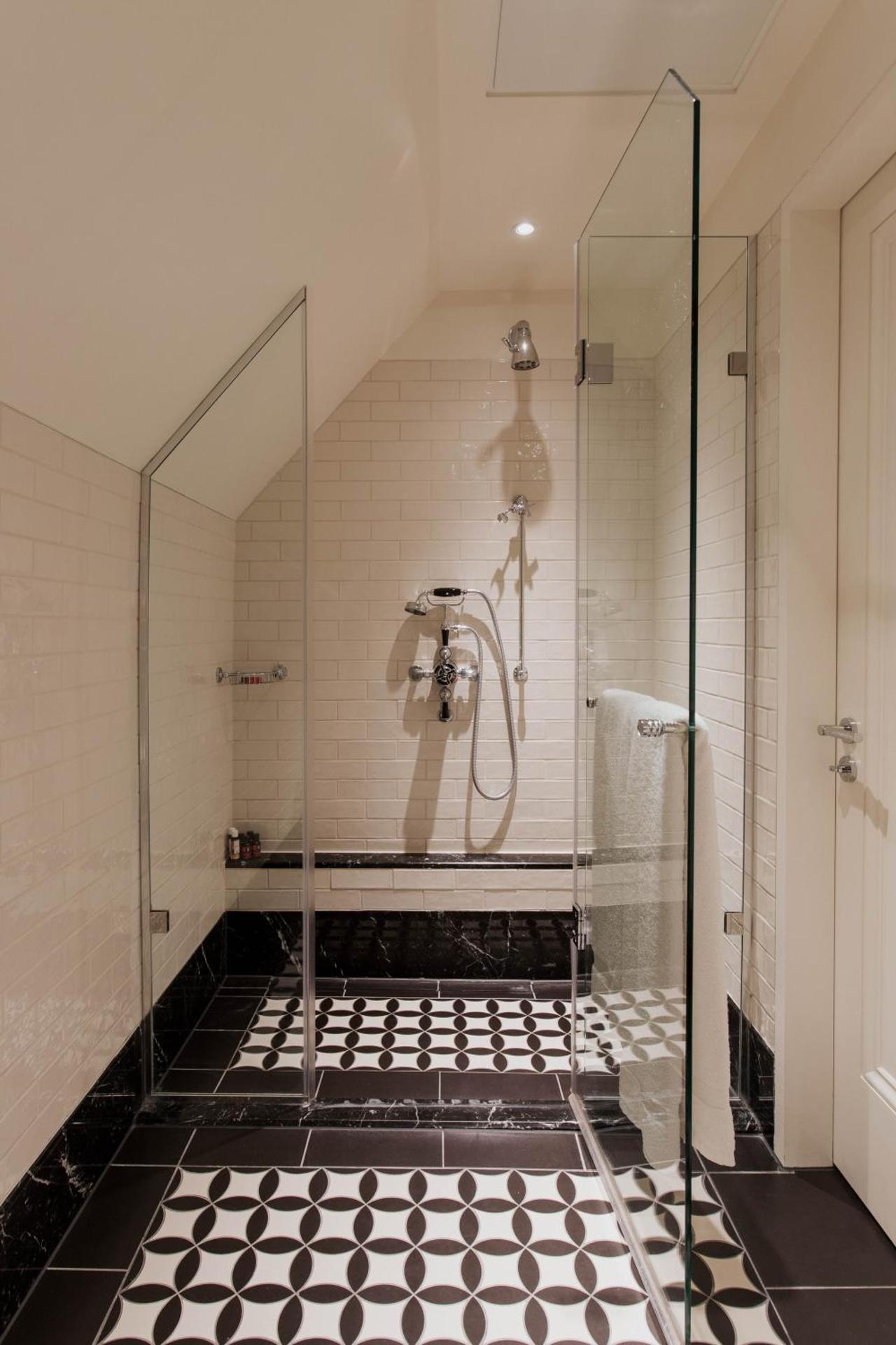 The LaLit London - Photo 33