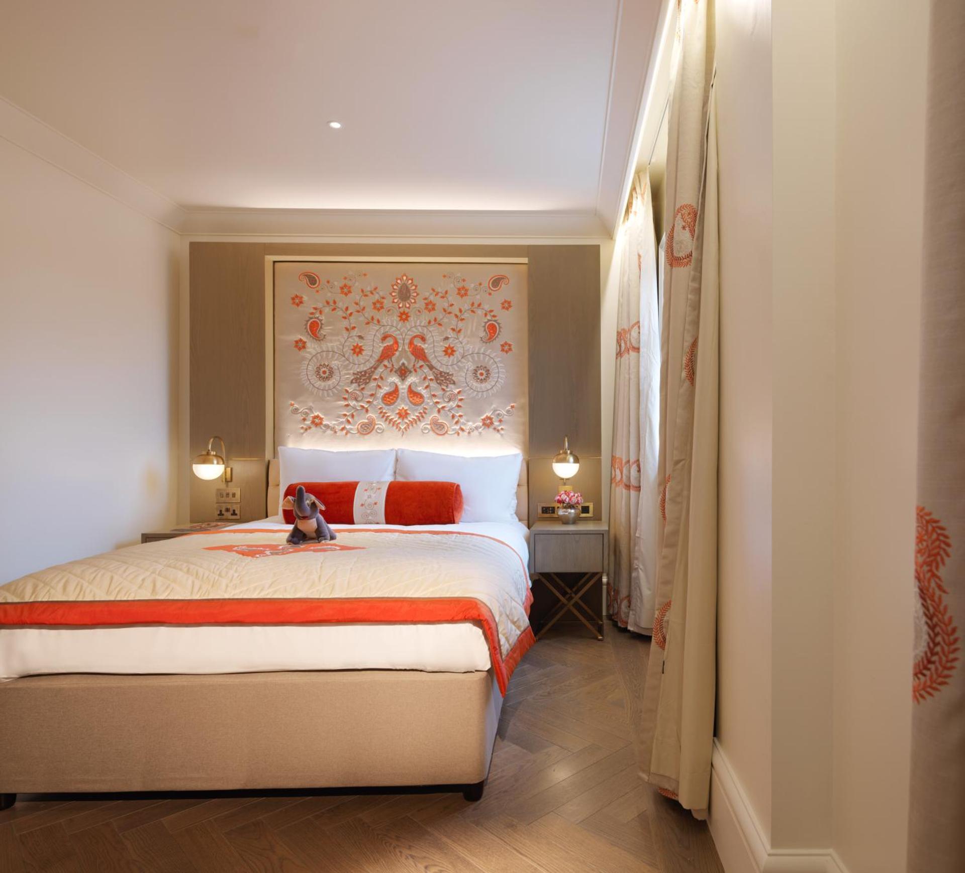 The LaLit London - Photo 15