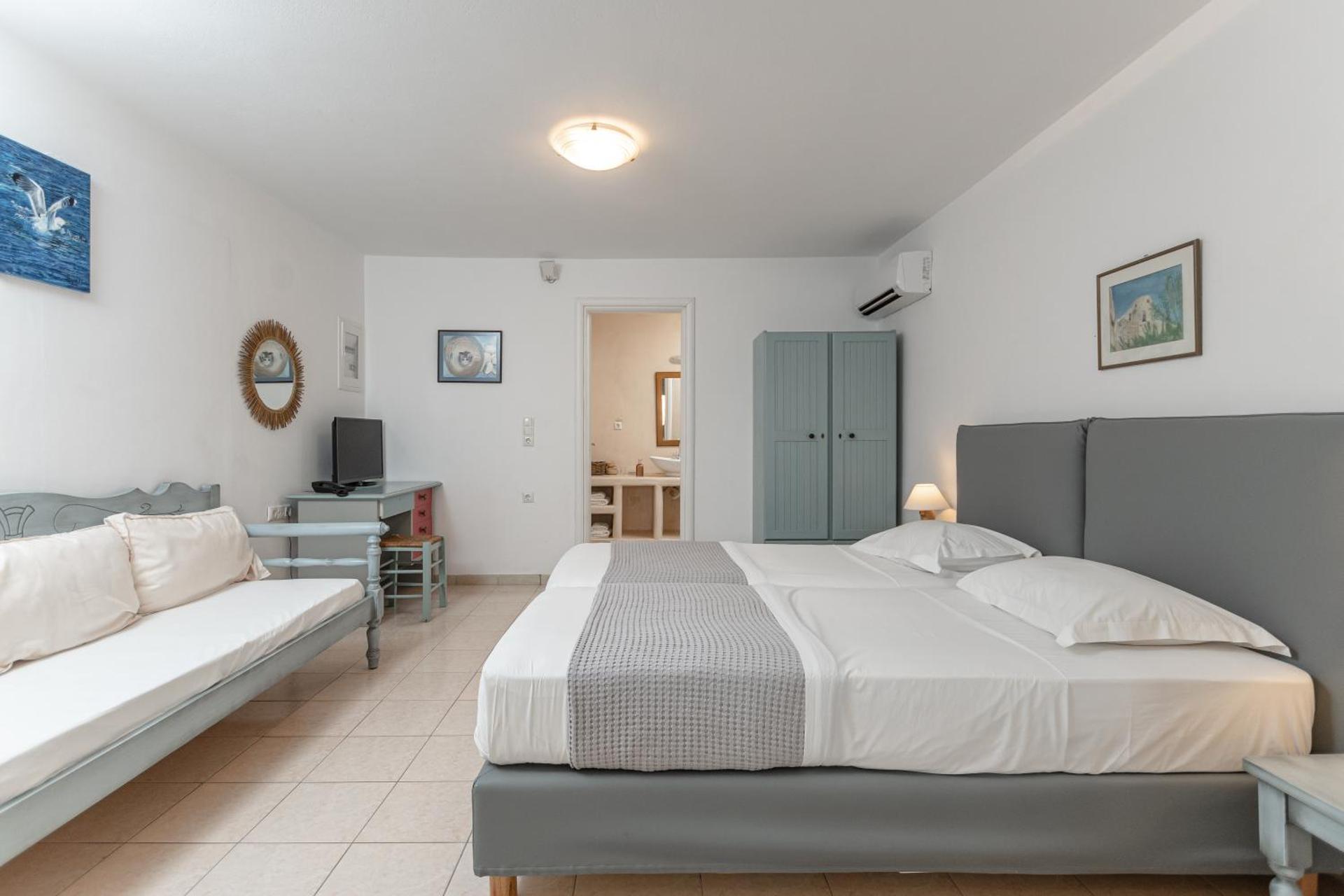 Annita's Village Hotel - Photo 10