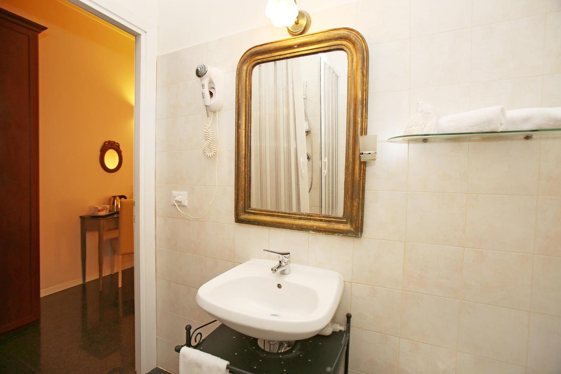 Amica Roma Guest House - Photo 4
