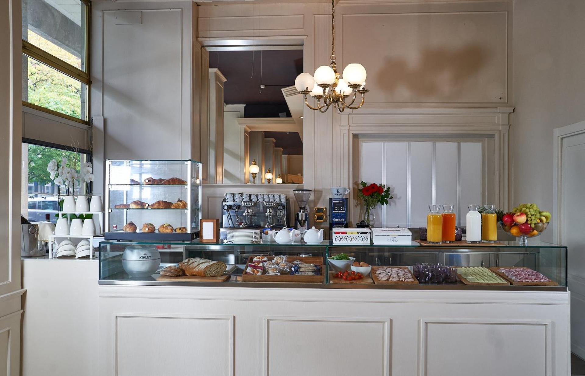 Hotel Astoria - Photo 33