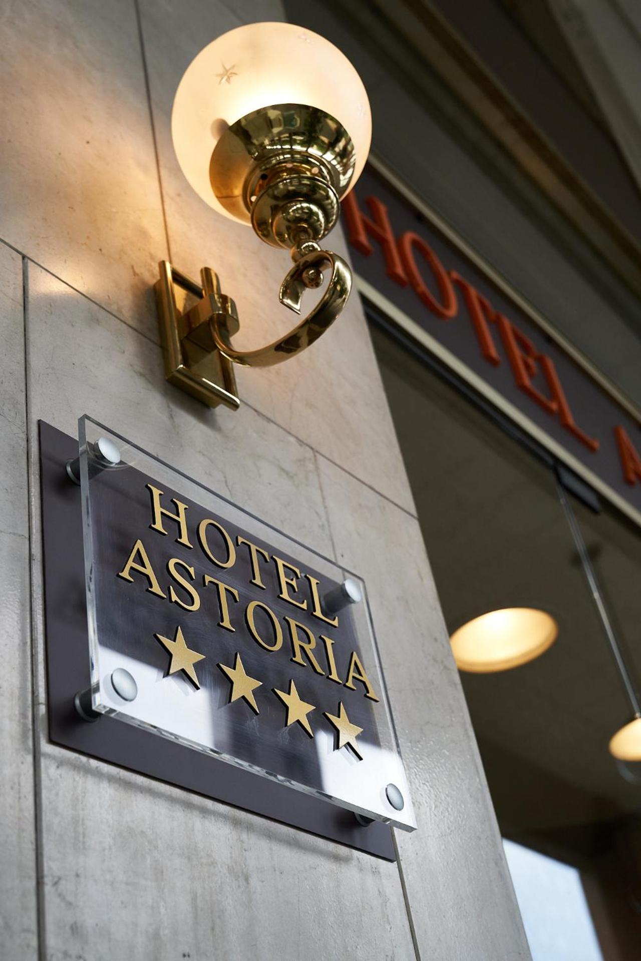 Hotel Astoria - Photo 22