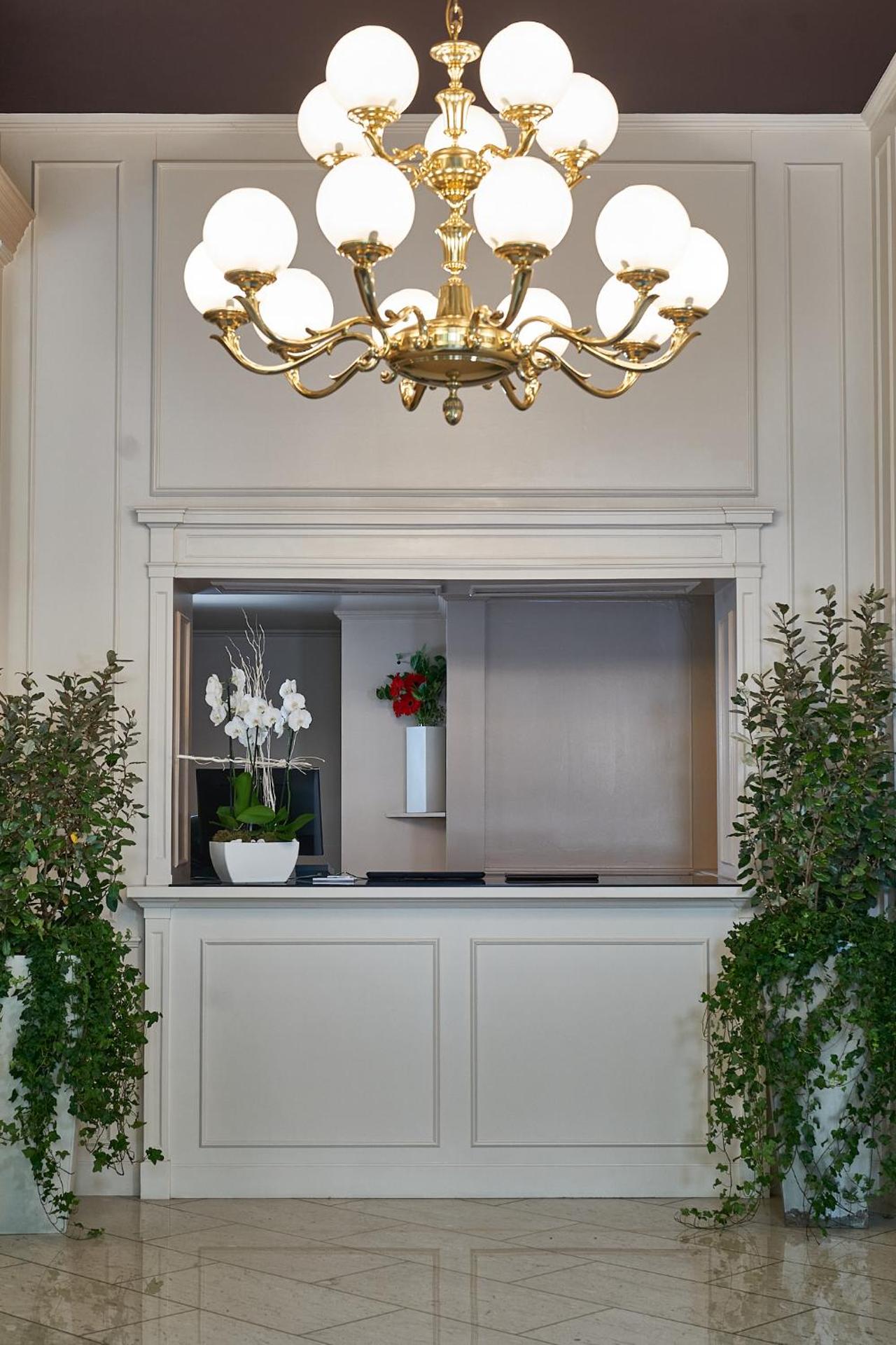 Hotel Astoria - Photo 30