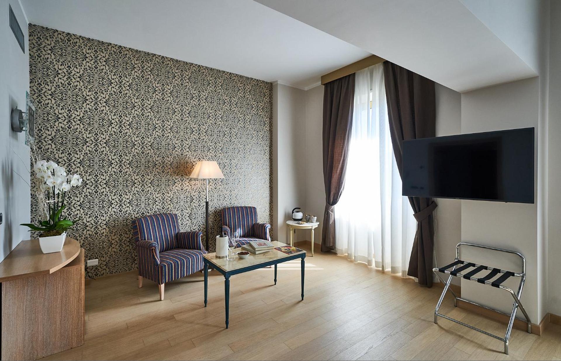 Hotel Astoria - Photo 42