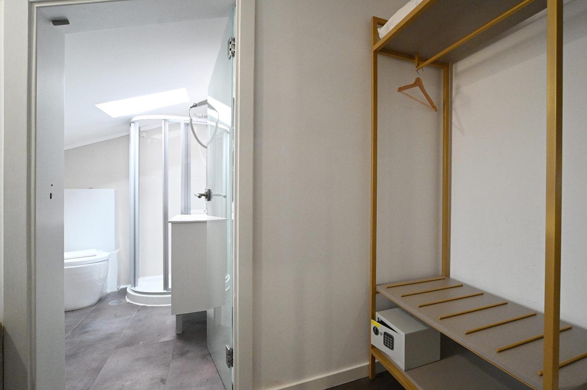 Famous Crows Lisbon Suites - Photo 76