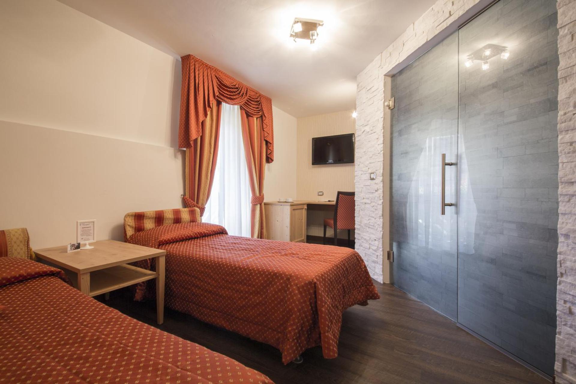 Hotel Touring - Photo 46