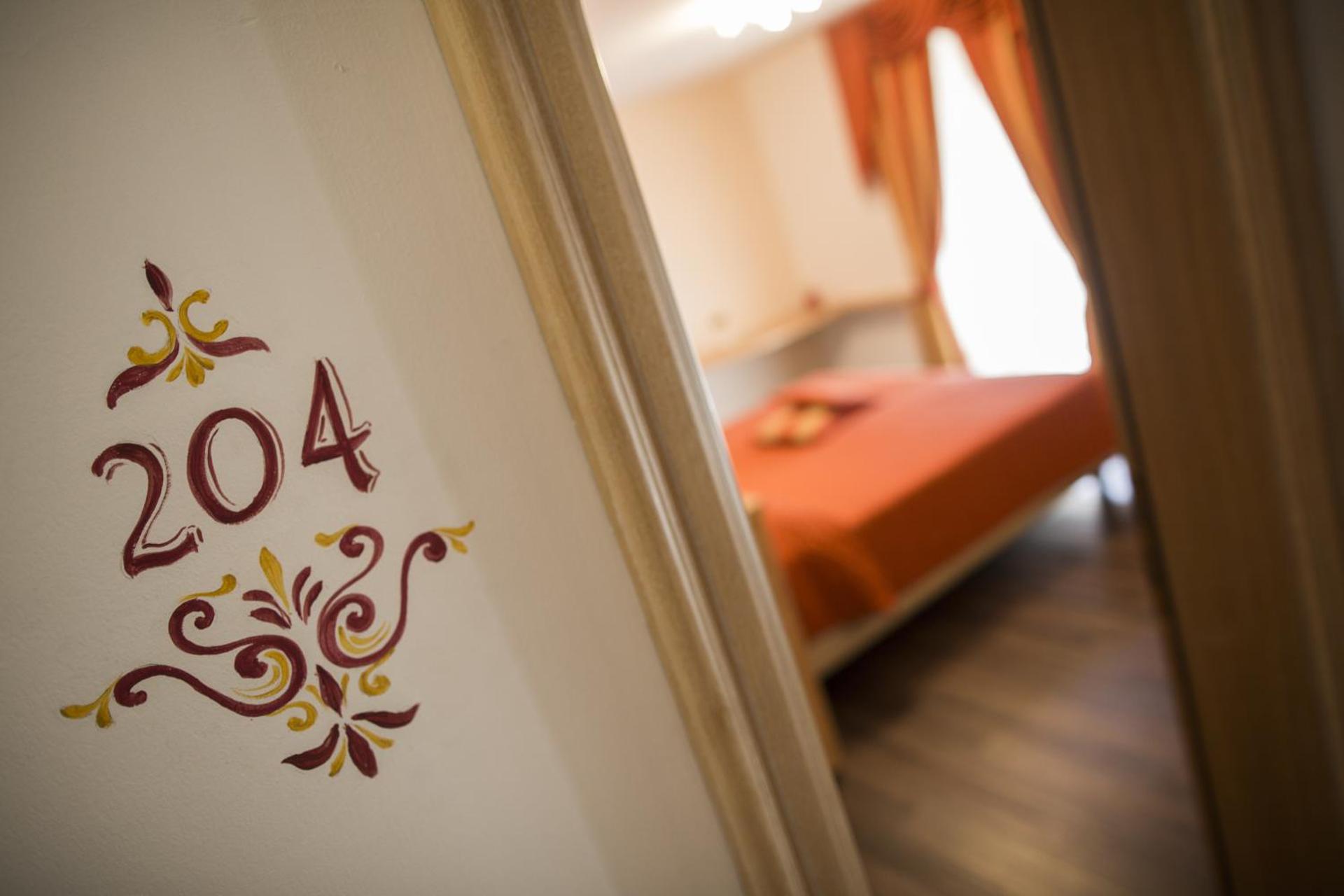 Hotel Touring - Photo 26