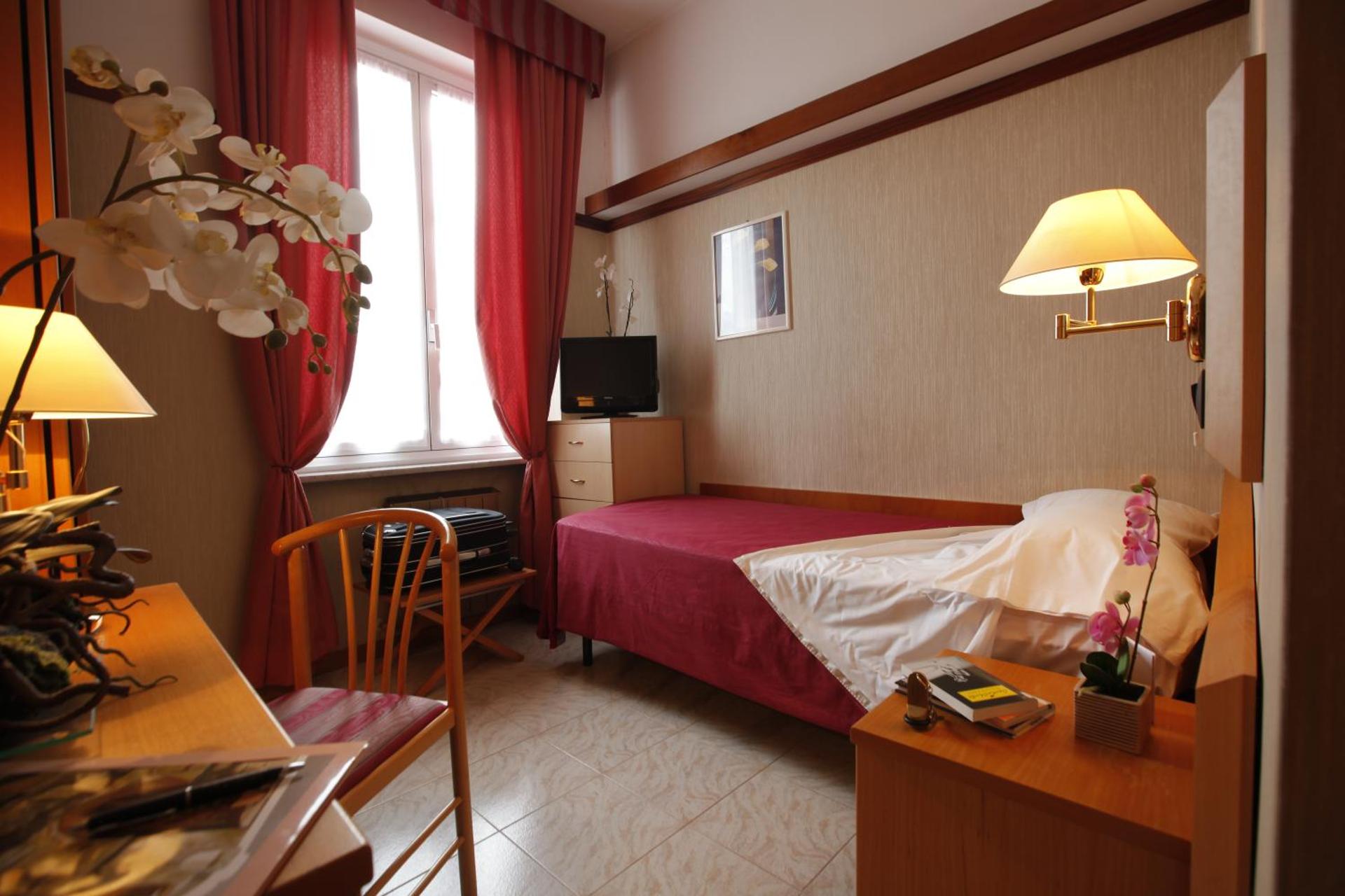 Hotel Monte Rosa - Photo 3