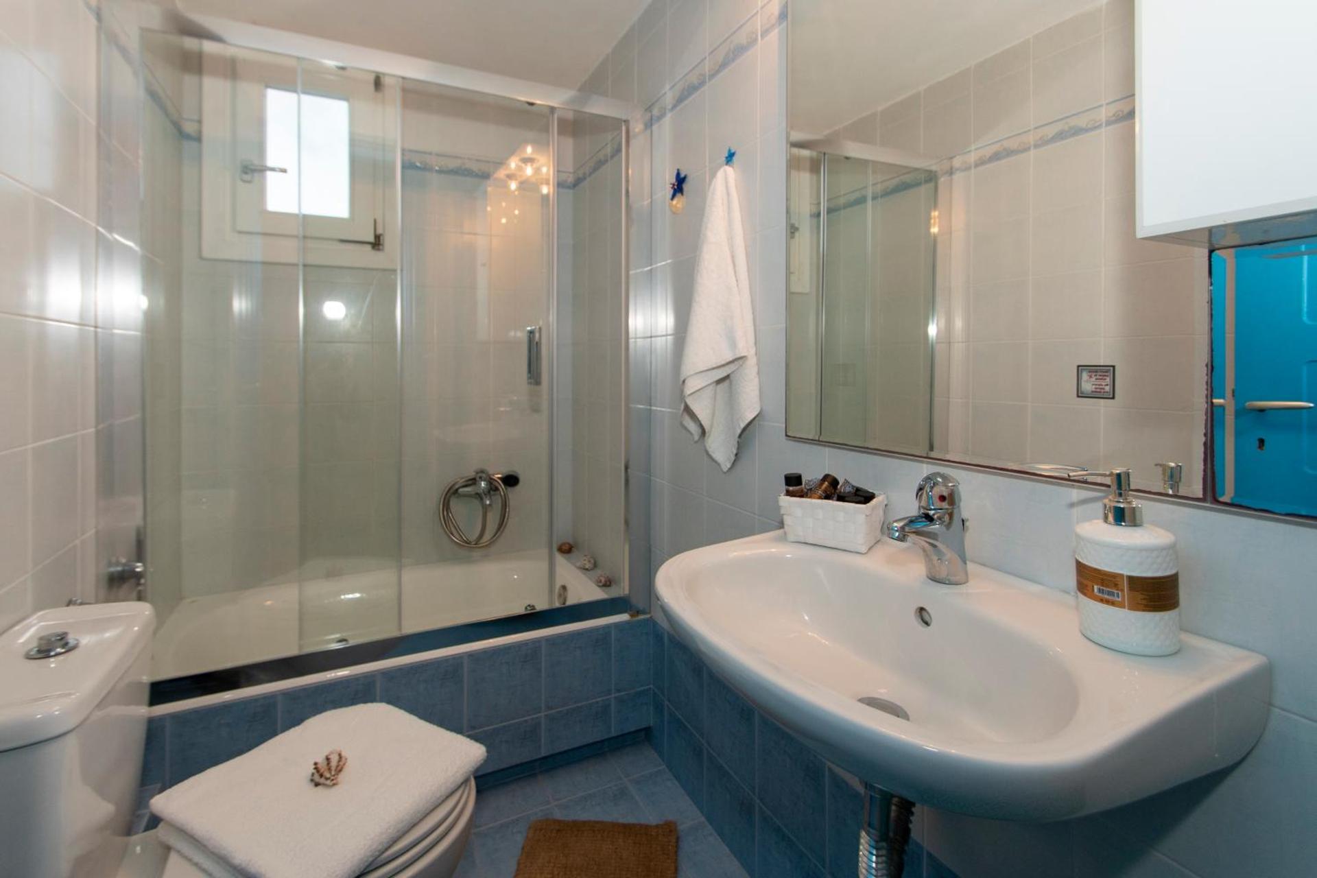 Milos Sunset Home - Photo 12