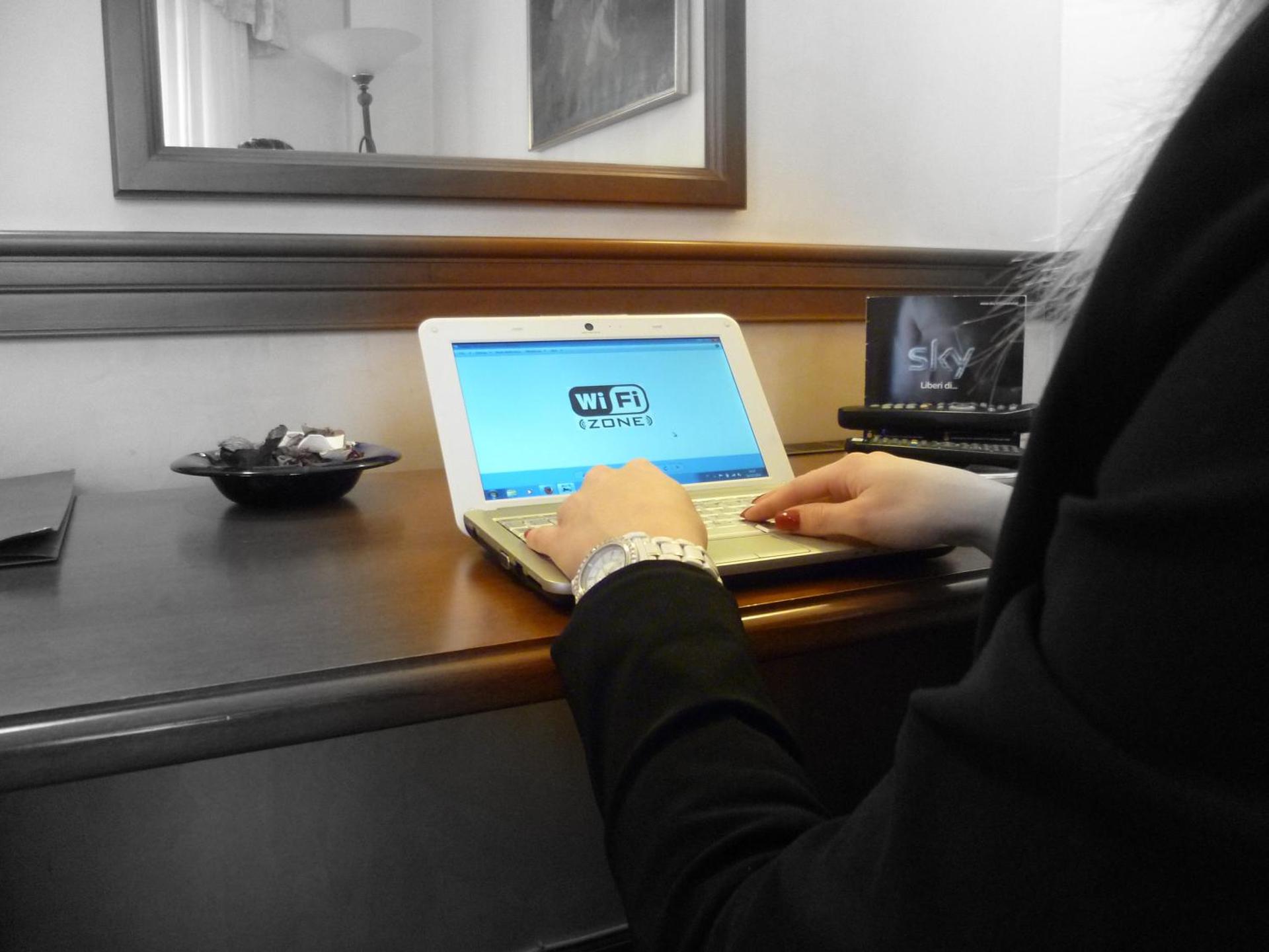 Hotel Minerva - Photo 134