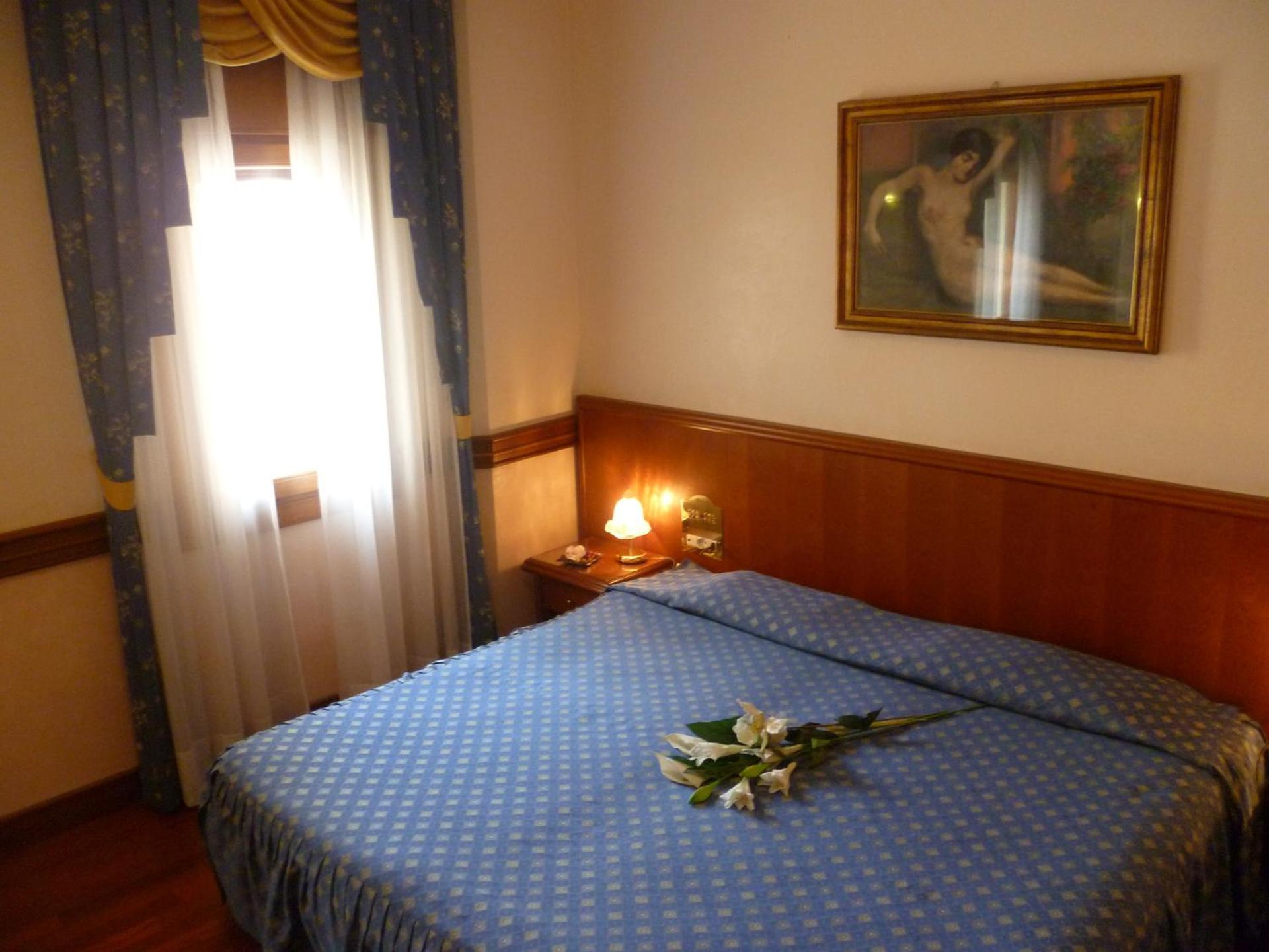 Hotel Minerva - Photo 14