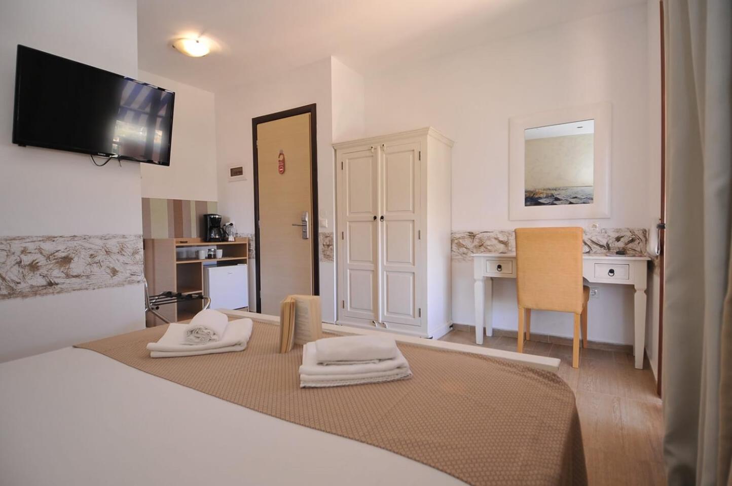 Georgia's Garden by Omilos Hotels - Photo 19