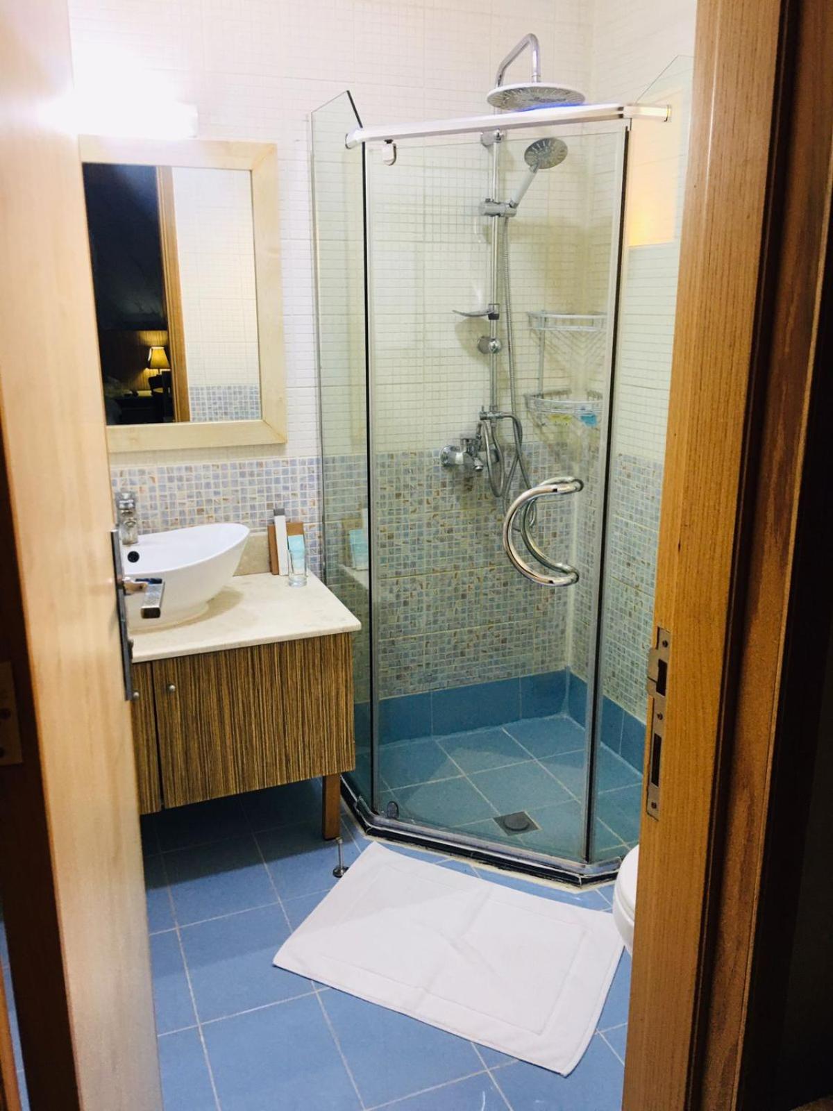 Palm Hotel - Photo 2