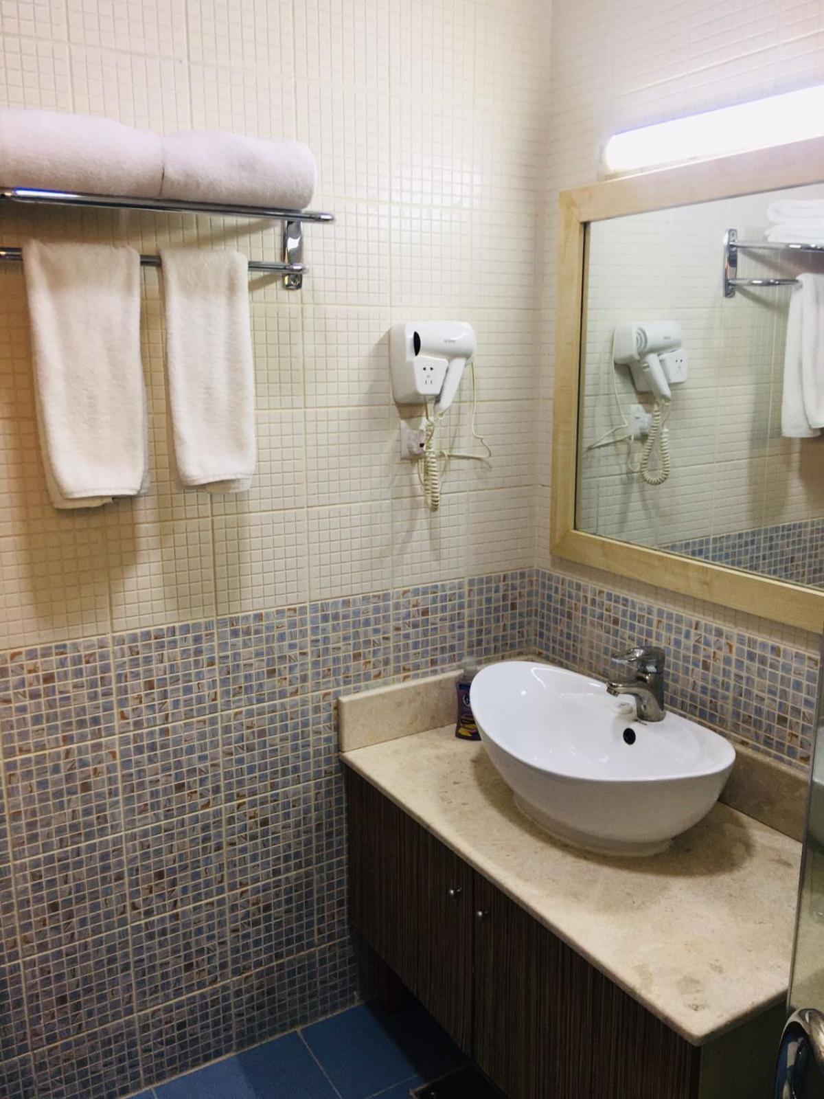Palm Hotel - Photo 5