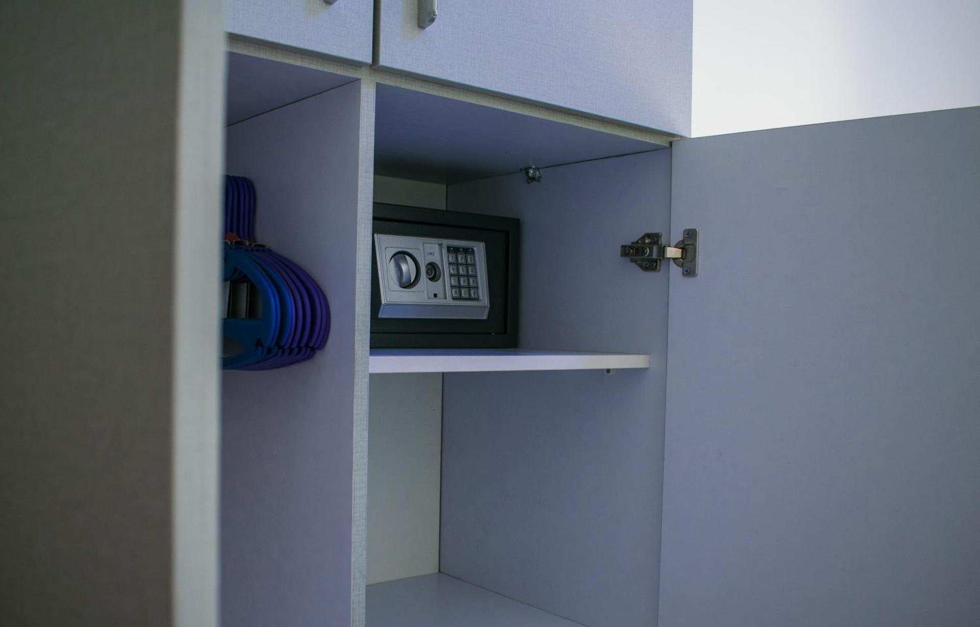 Crown Hotel - Photo 53