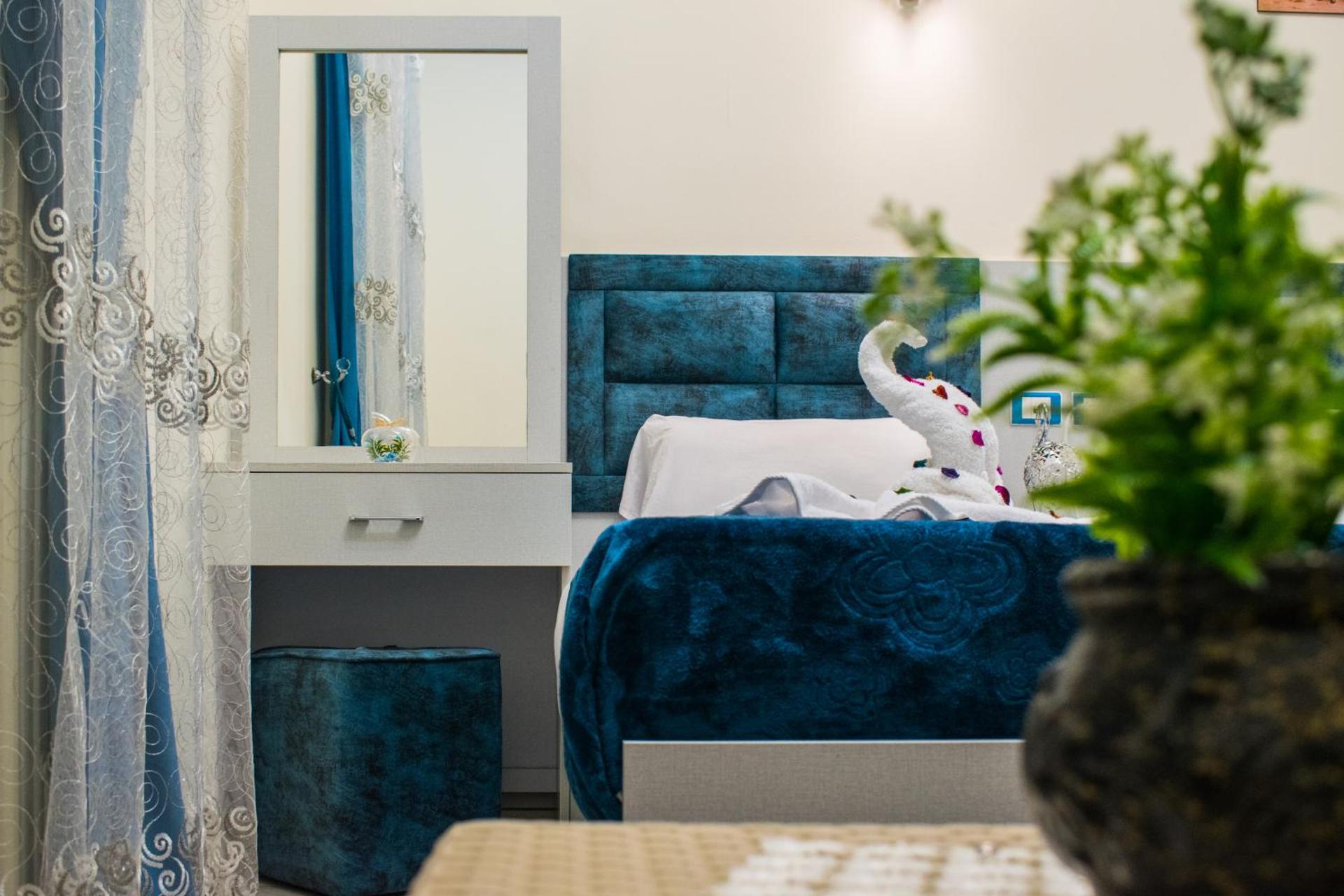 Crown Hotel - Photo 17