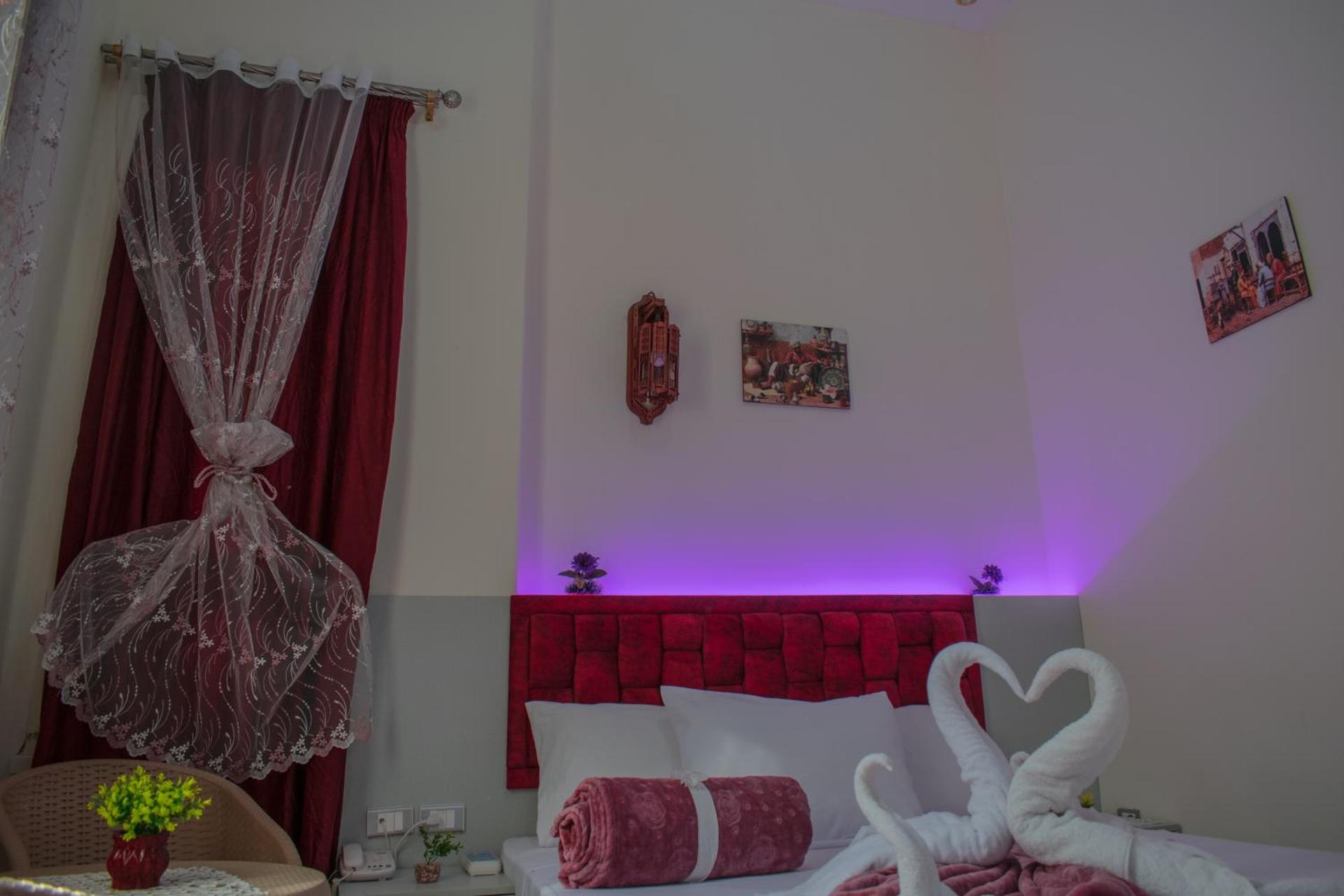 Crown Hotel - Photo 64