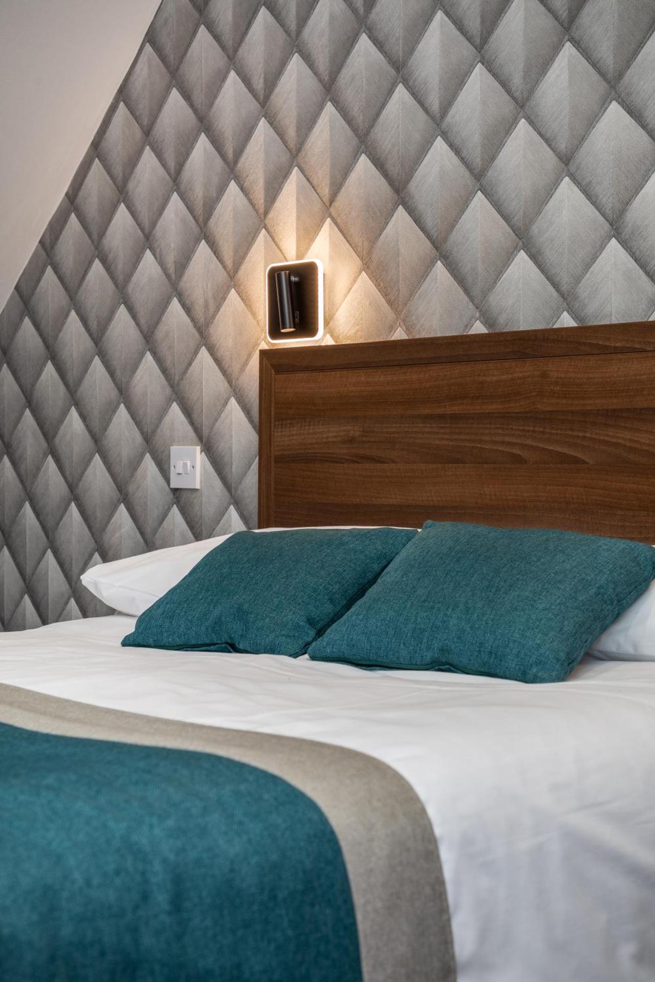 King Solomon Hotel- Golders Green - Photo 25