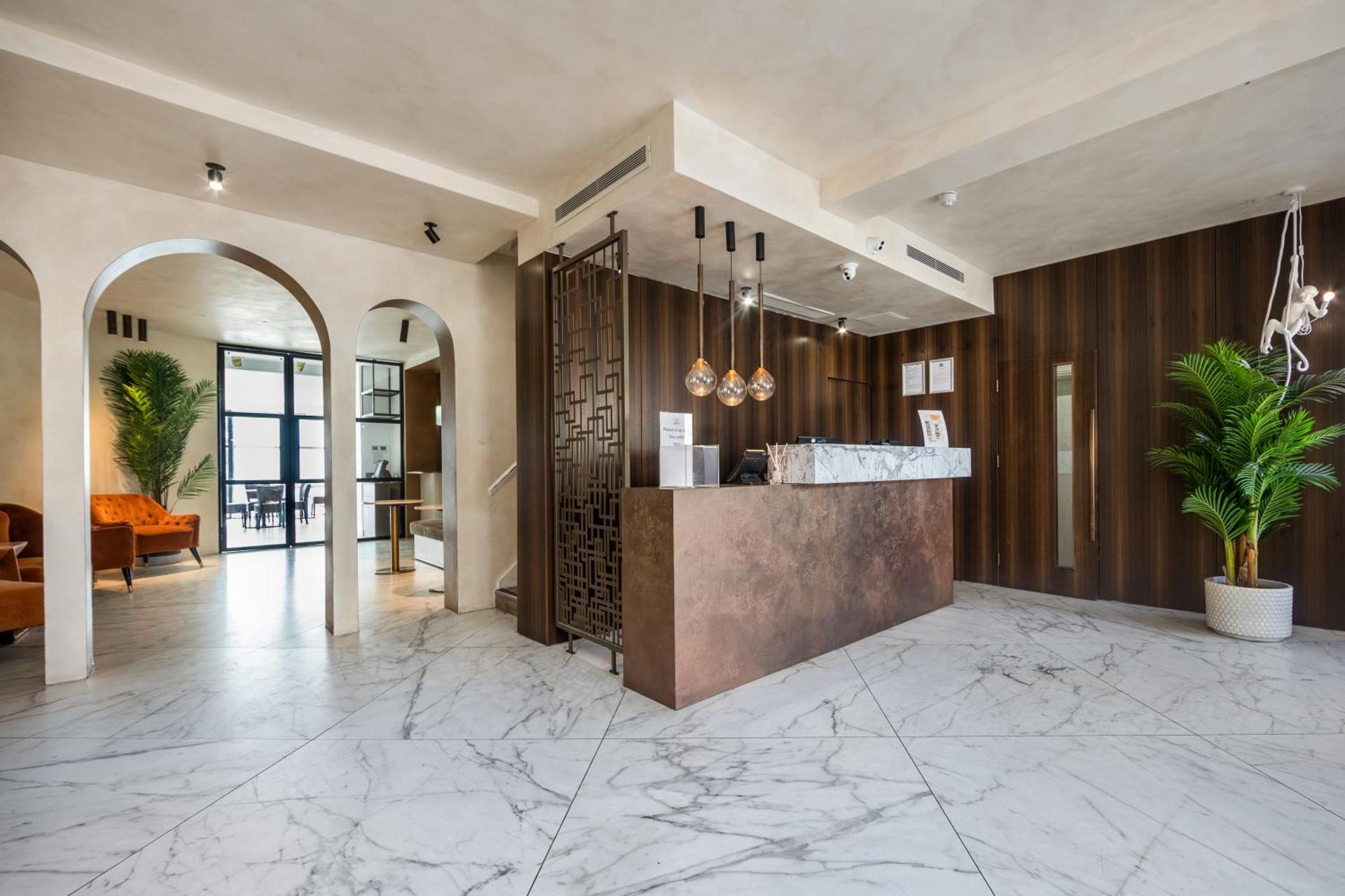 King Solomon Hotel- Golders Green - Photo 2