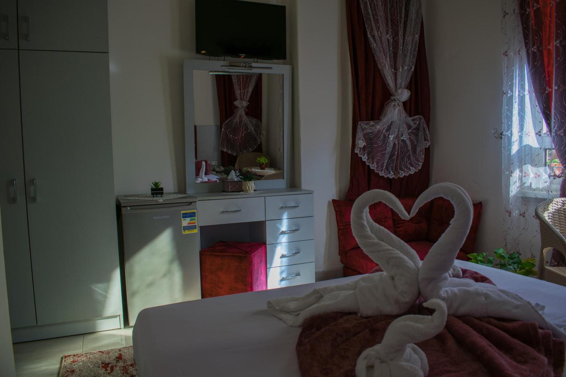 Crown Hotel - Photo 62