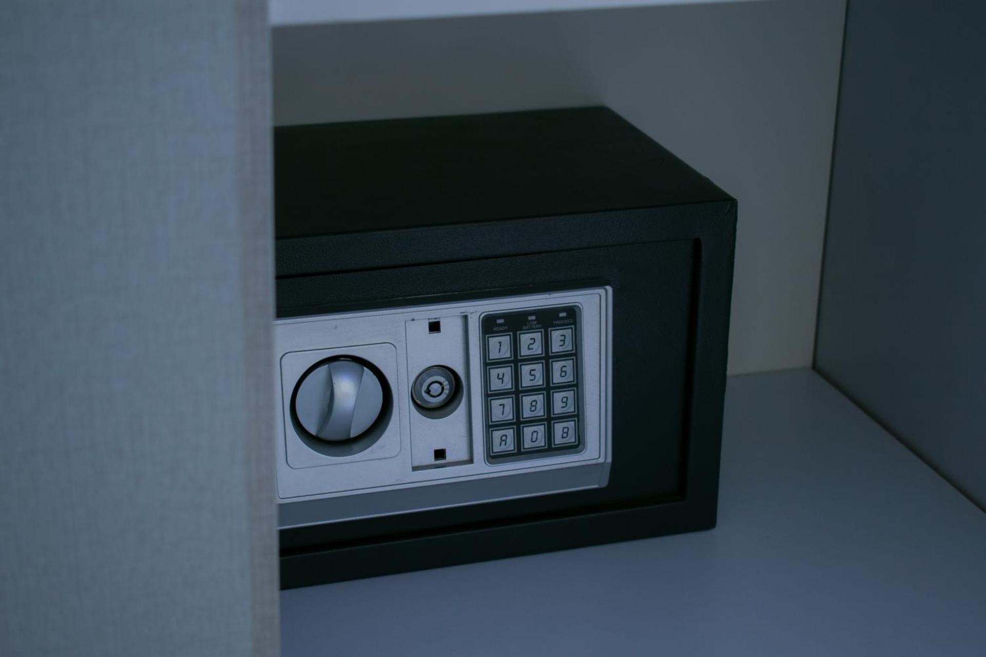 Crown Hotel - Photo 60